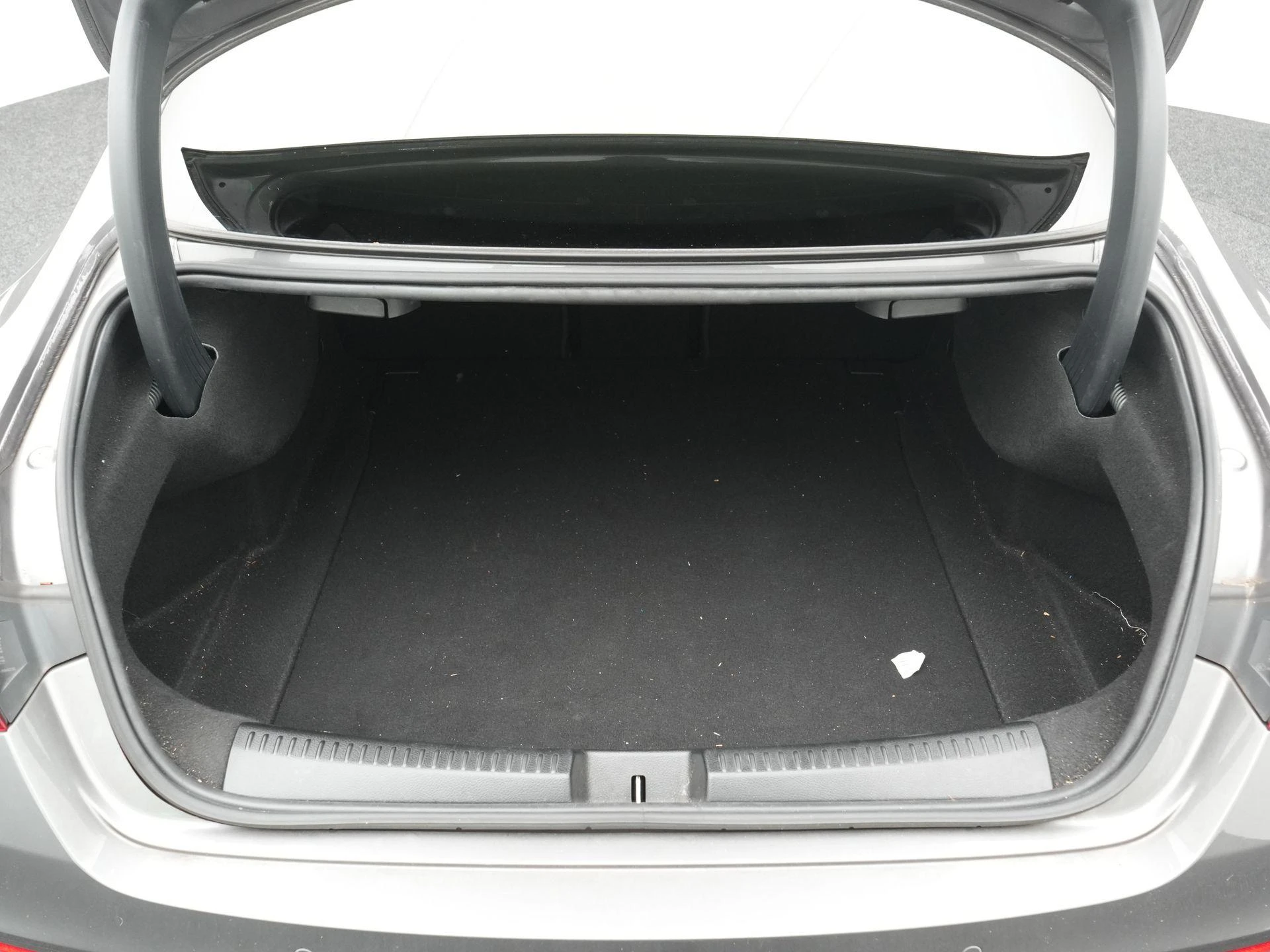 Mercedes-Benz-CLA-image-33