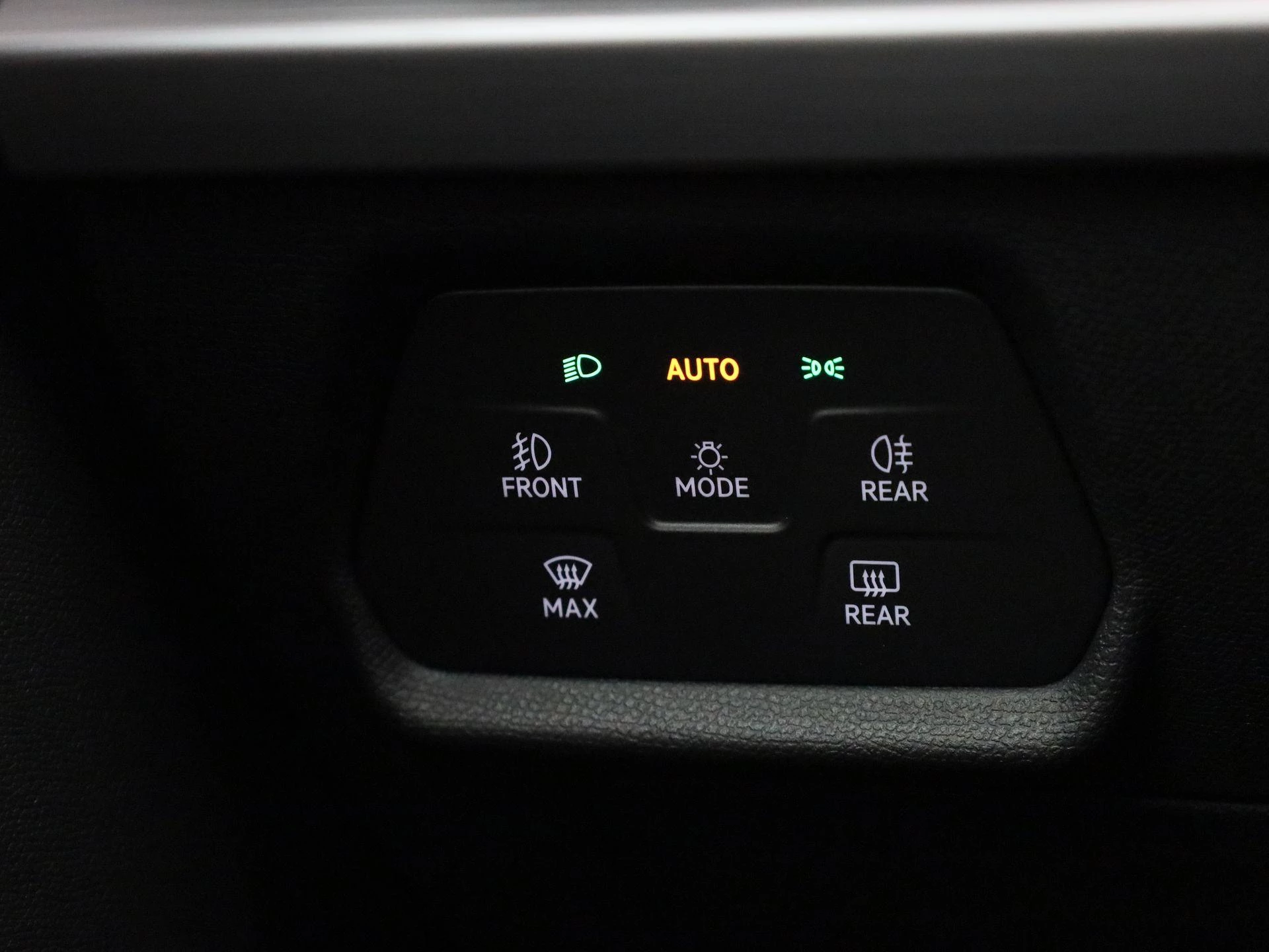 SEAT Leon Sportstourer 1.5 TSI e-Hybrid FR Business