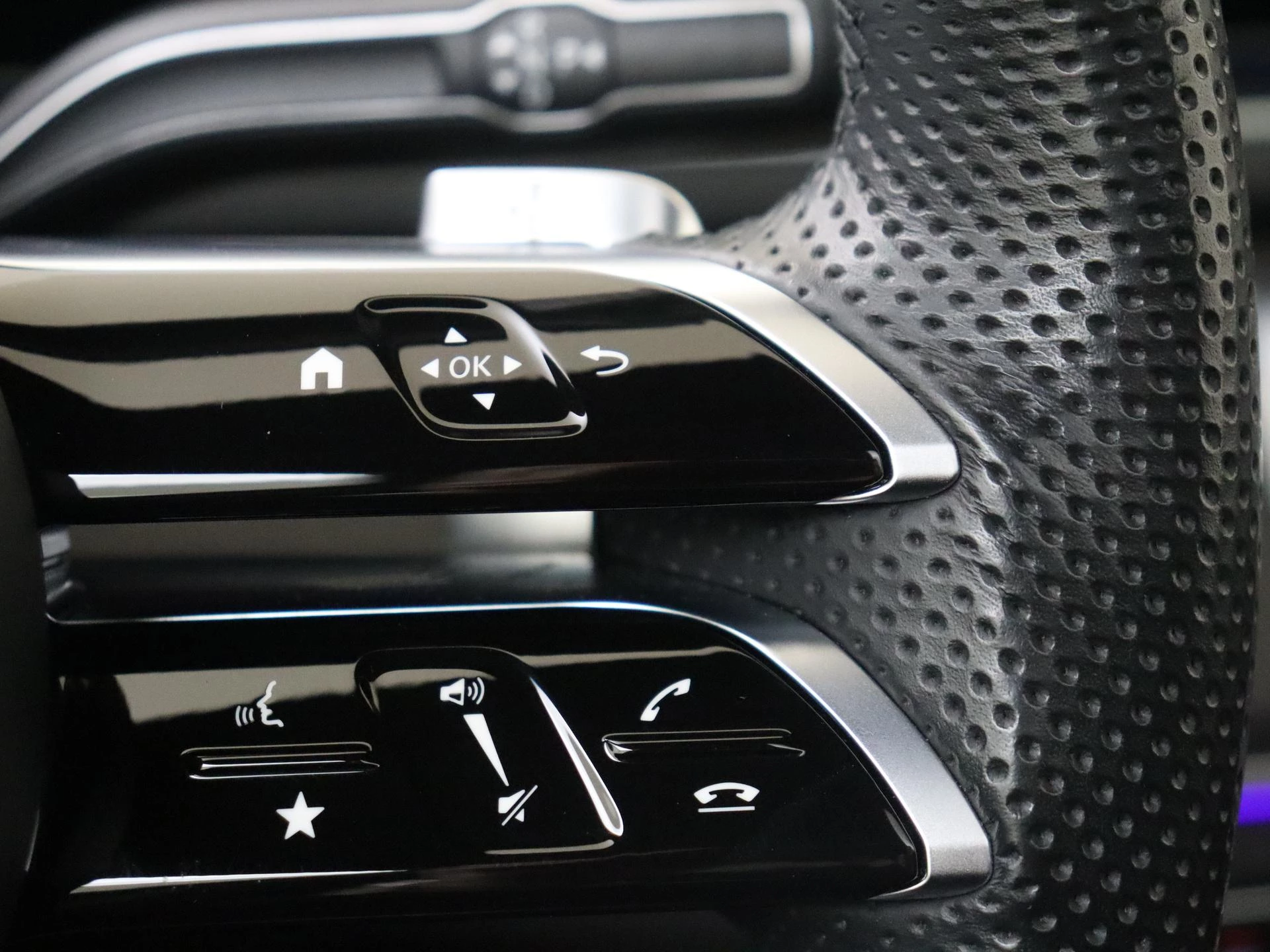 Mercedes-Benz-GLE-image-15