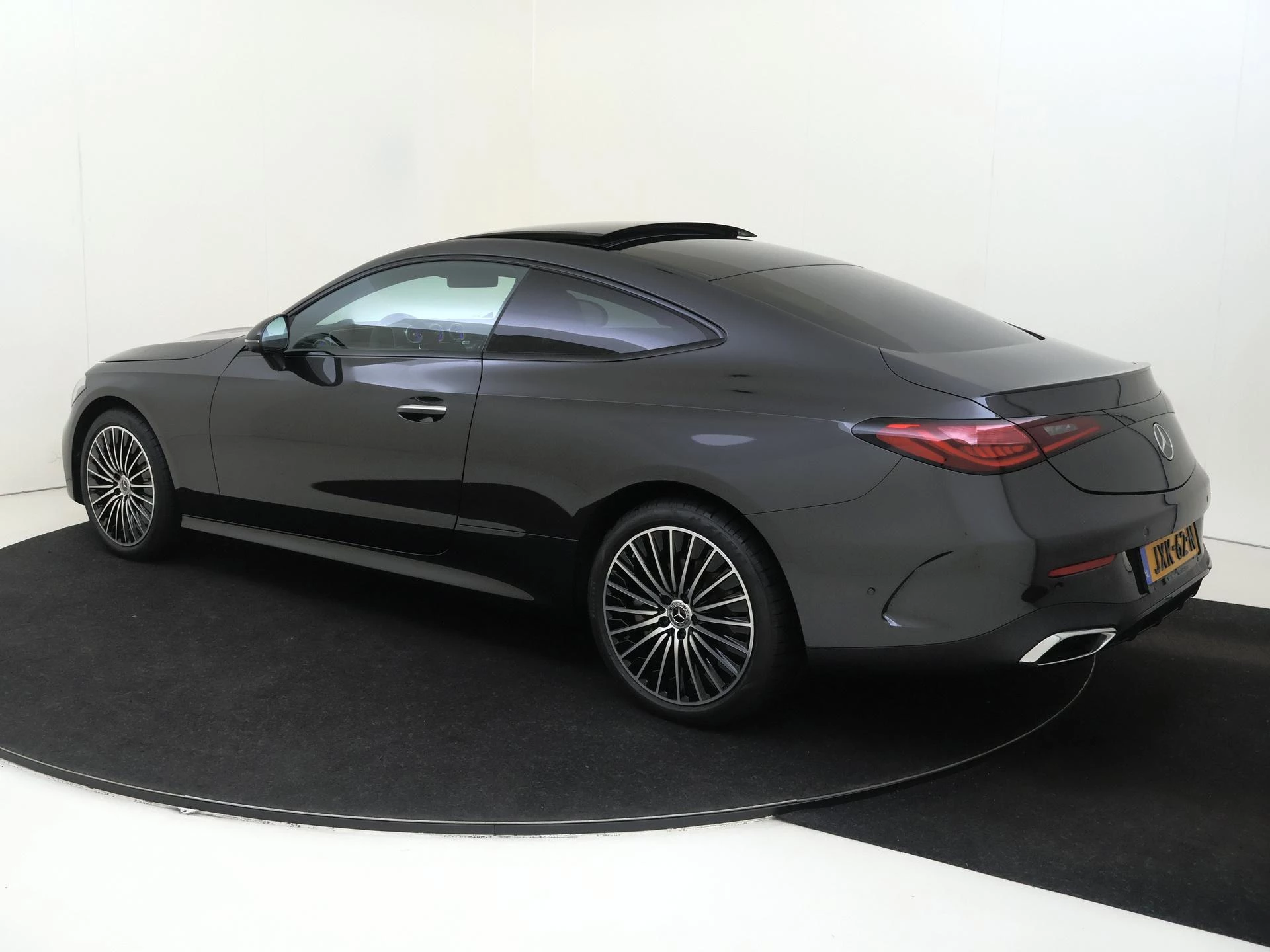 Mercedes-Benz-CLE-image-2