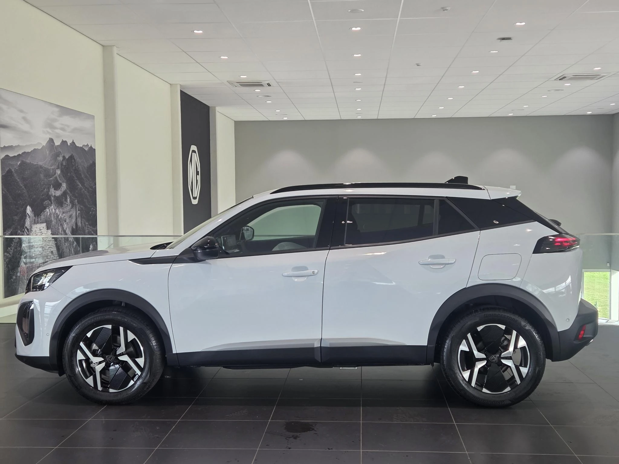 Peugeot-2008-image-2