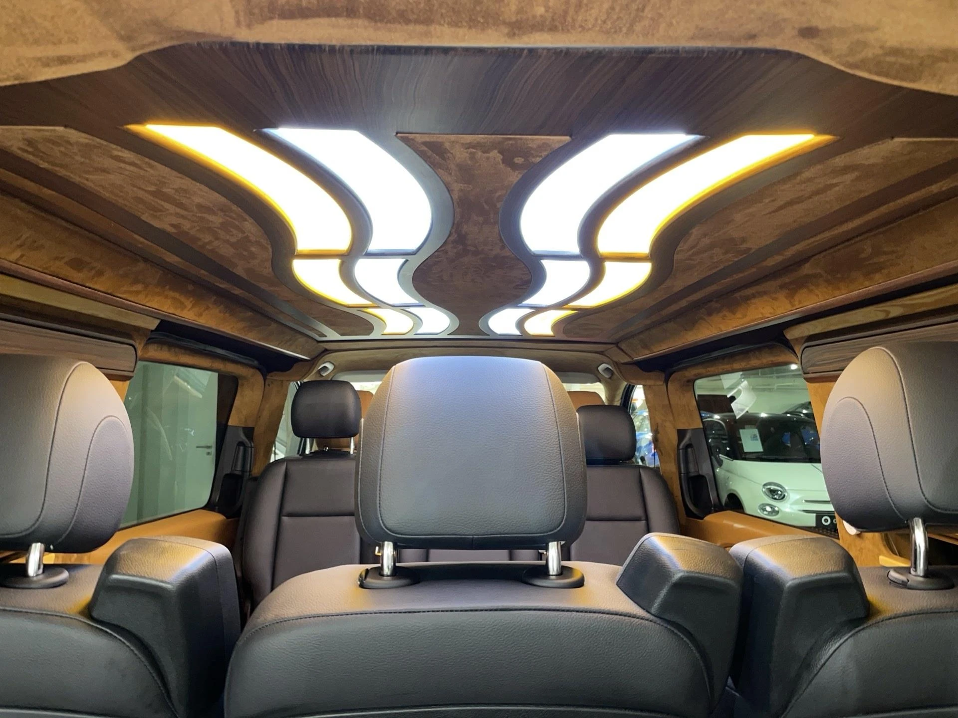 Mercedes-Benz-Vito-image-12