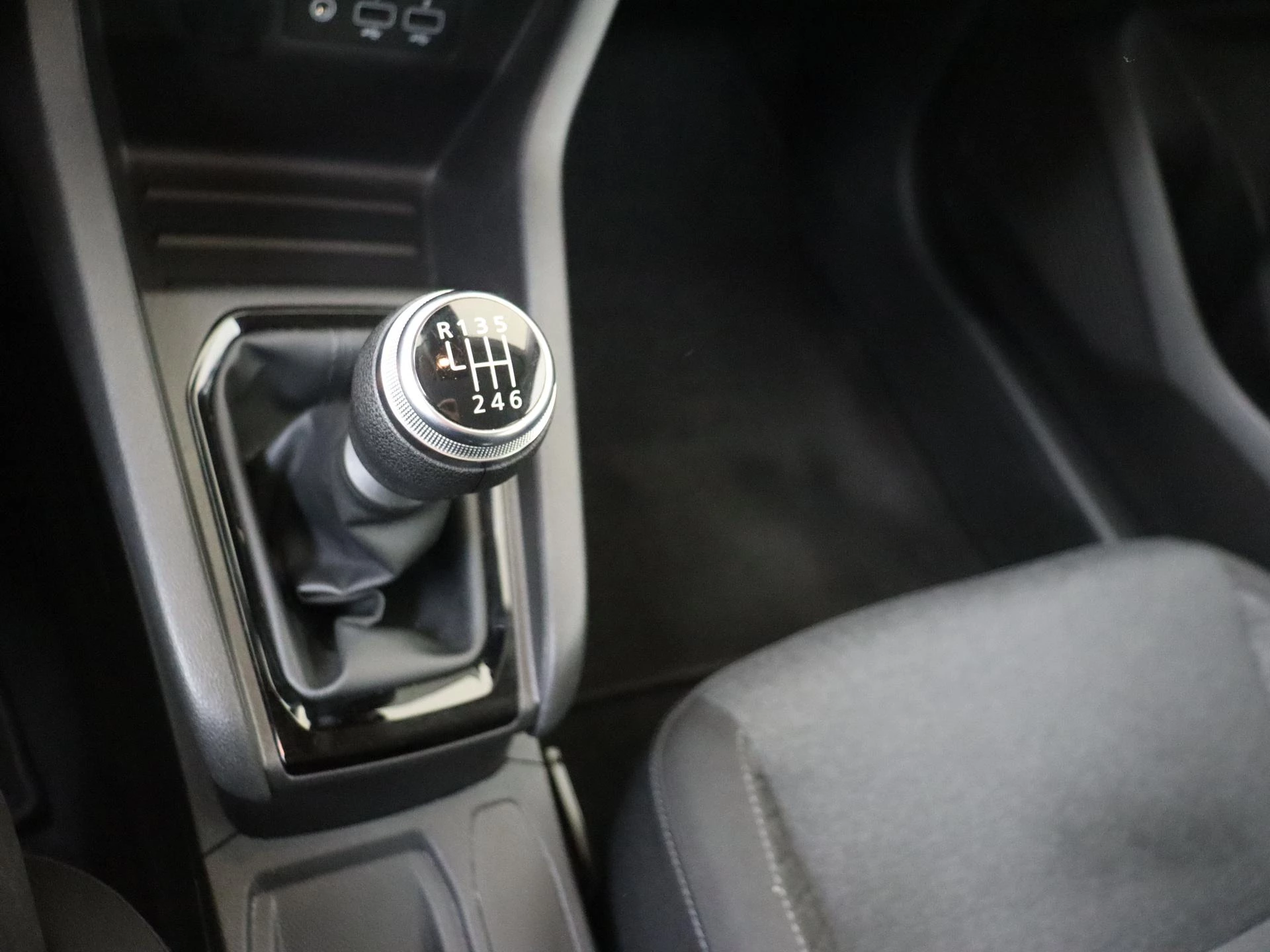 Renault-Clio-image-15