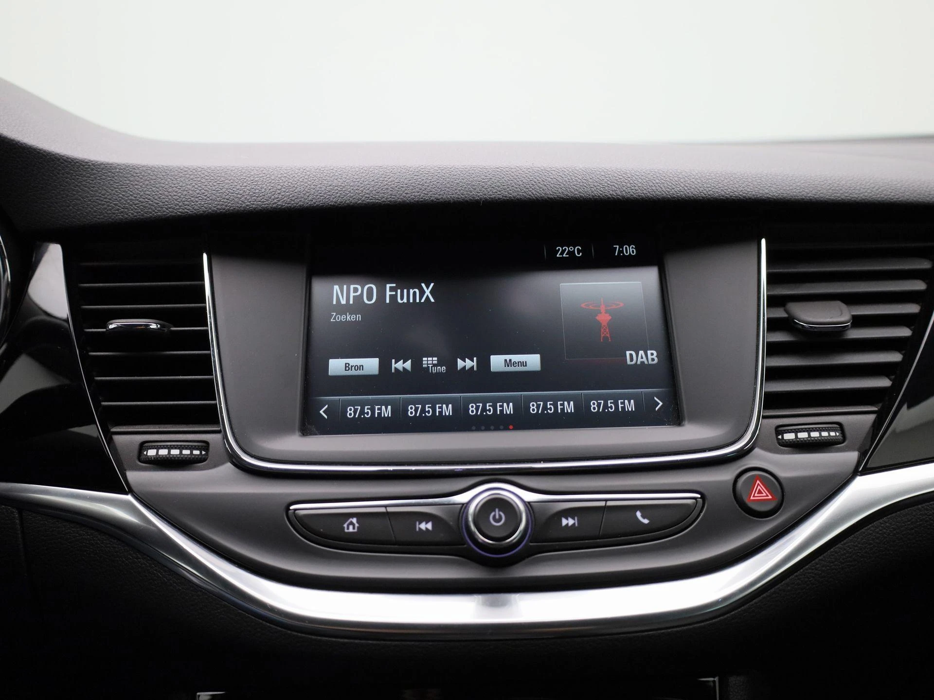 Opel-Astra-image-20