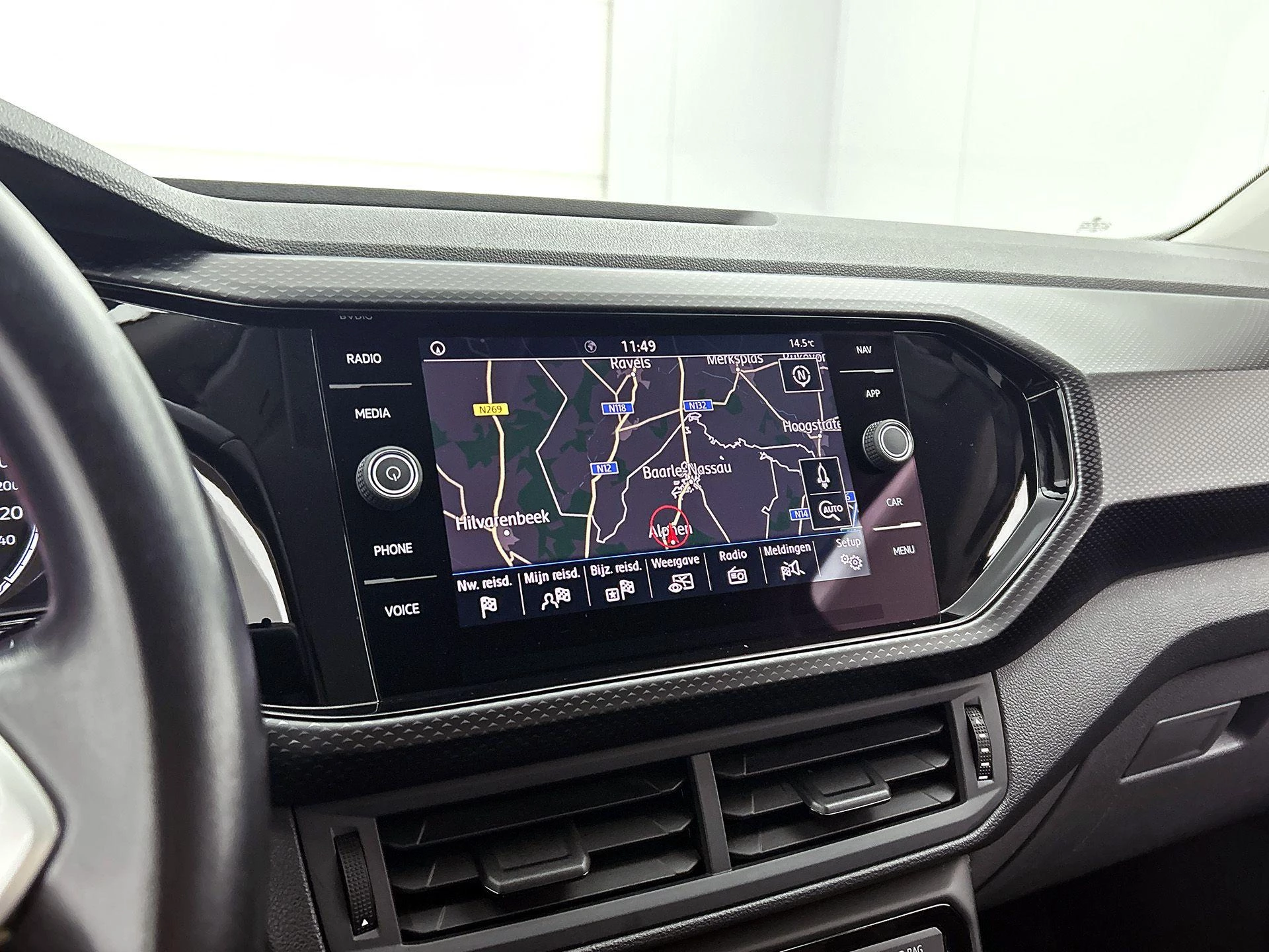 Volkswagen-T-Cross-image-24