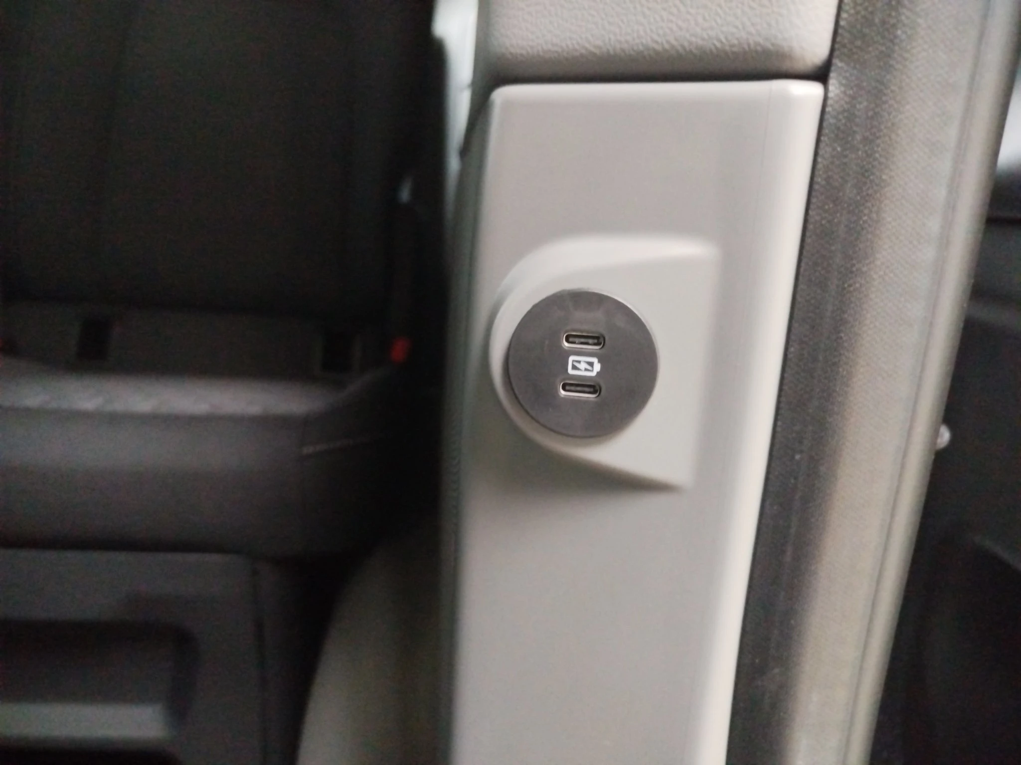 Ford-Tourneo Custom-image-19