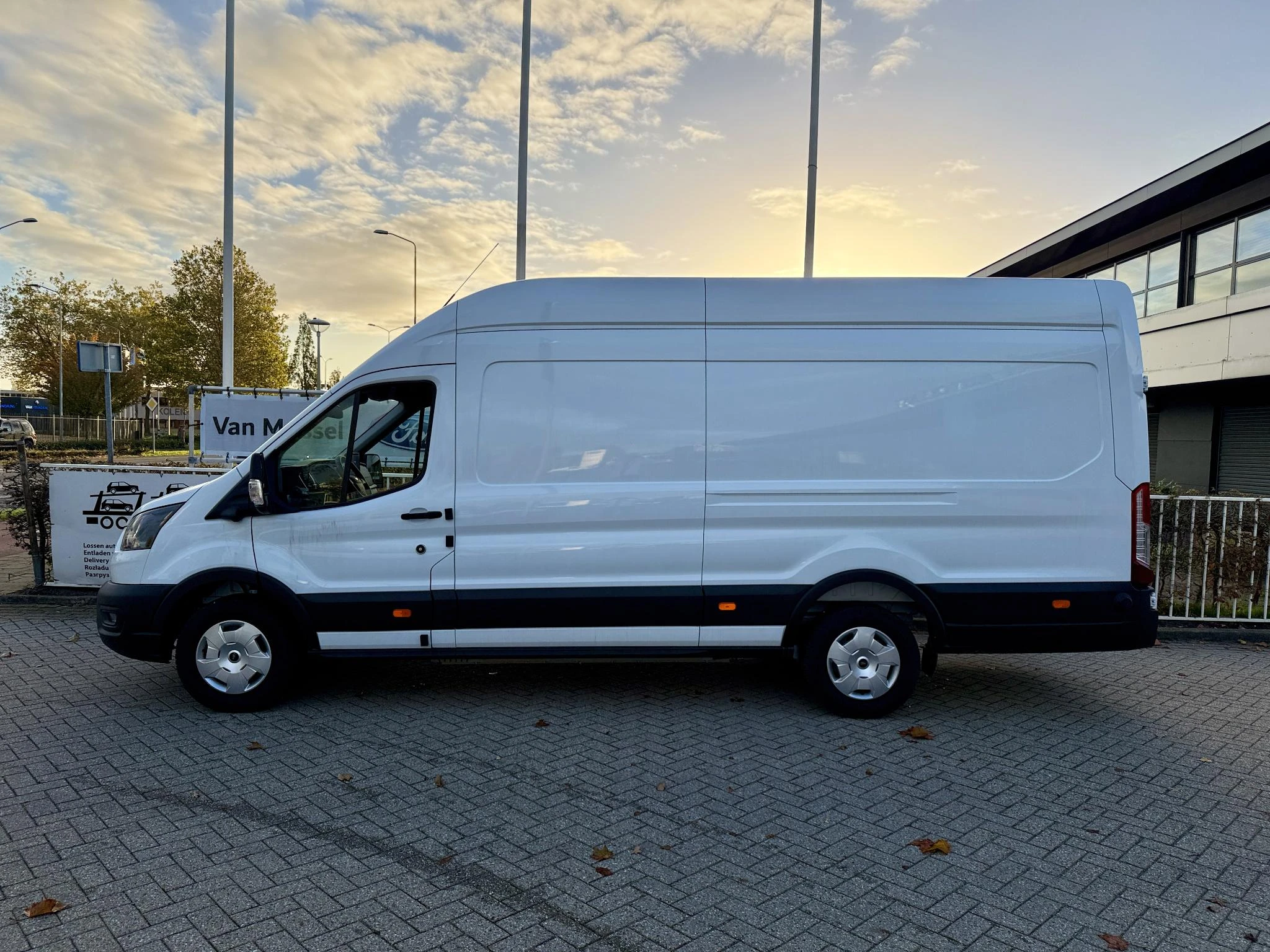 Ford-E-Transit-image-1