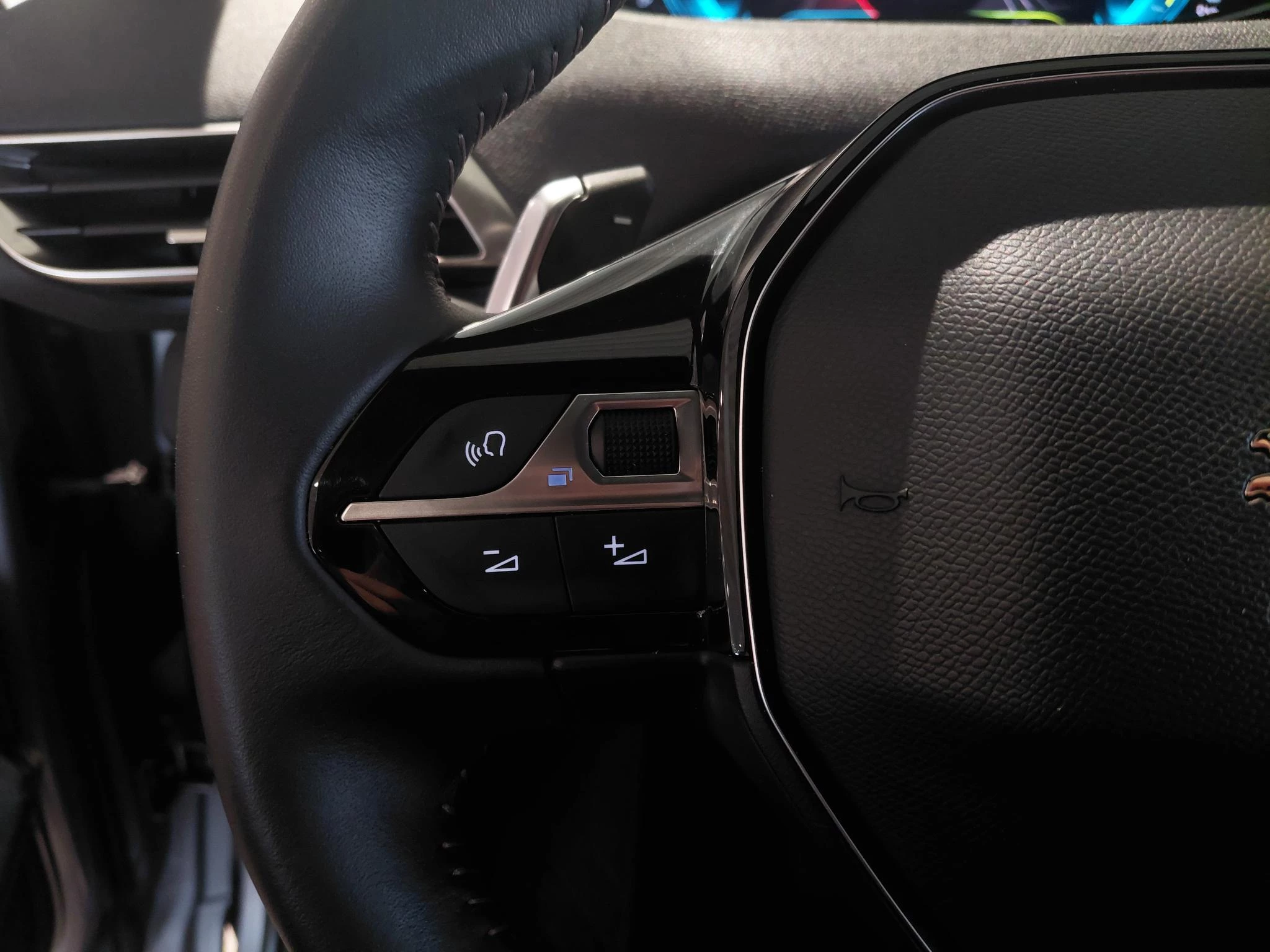 Peugeot 3008 1.6 HYbrid 225 Allure