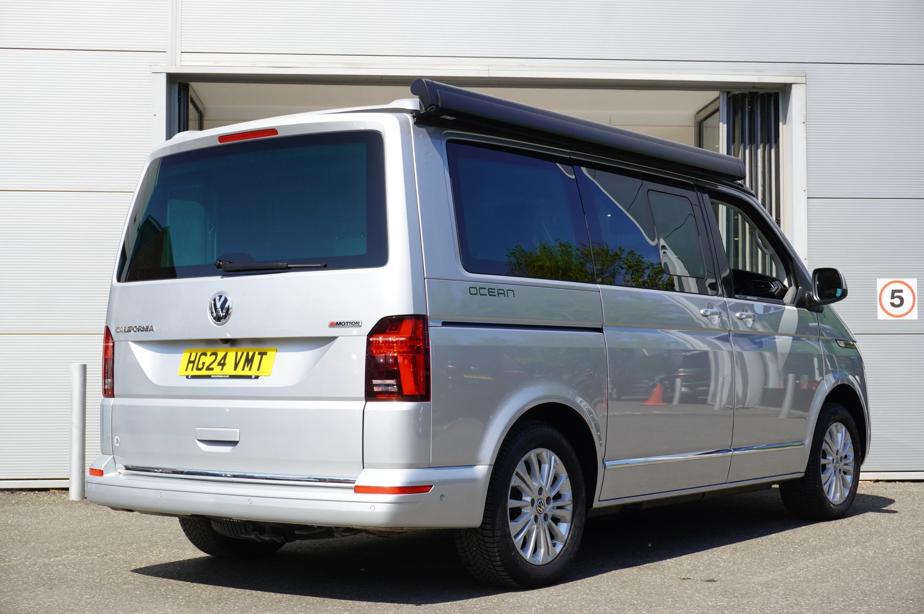 Volkswagen-California-image-14