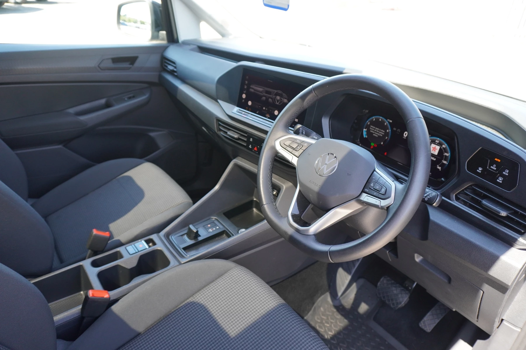 Volkswagen-Caddy-image-5