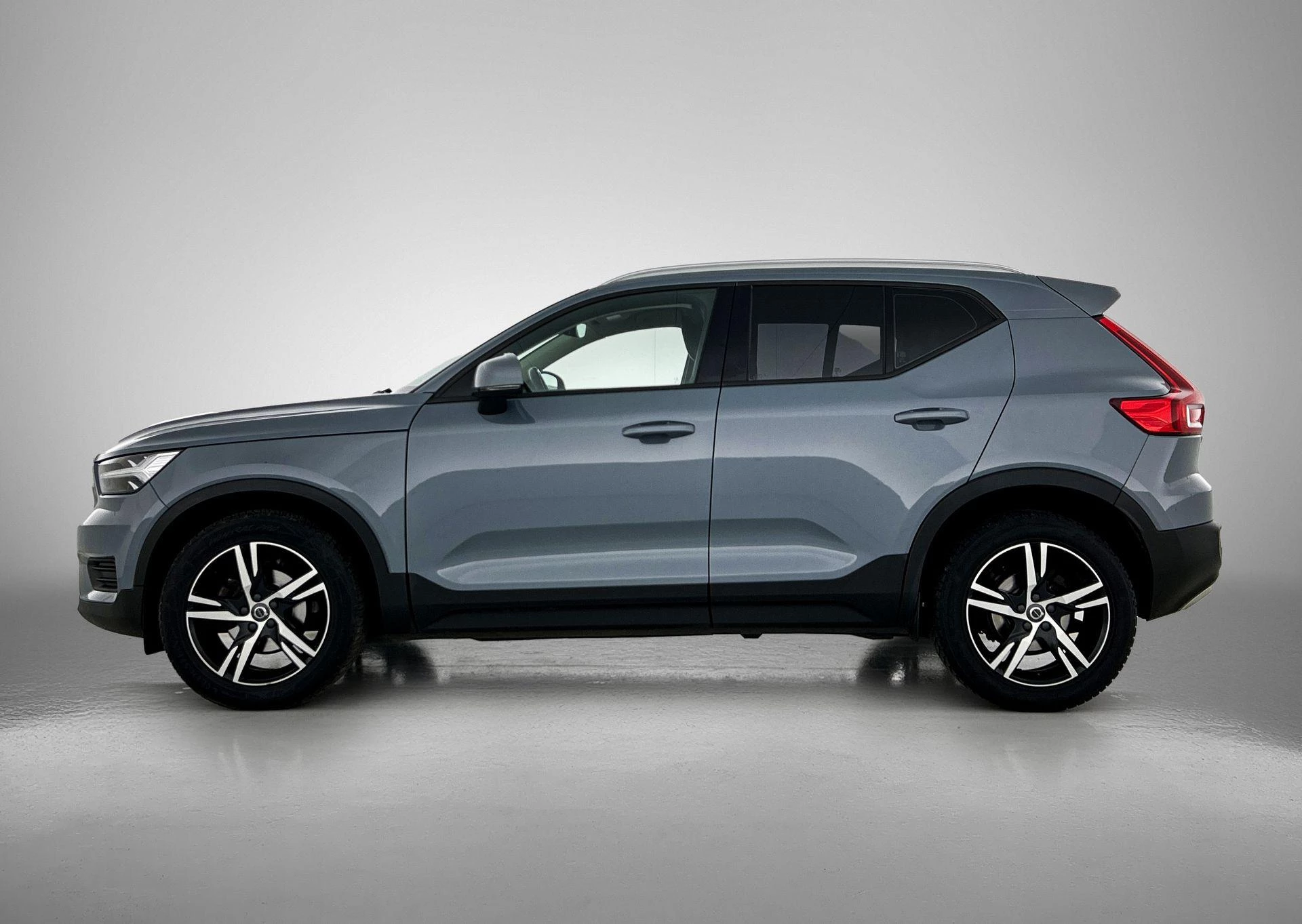 Volvo-XC40-image-1