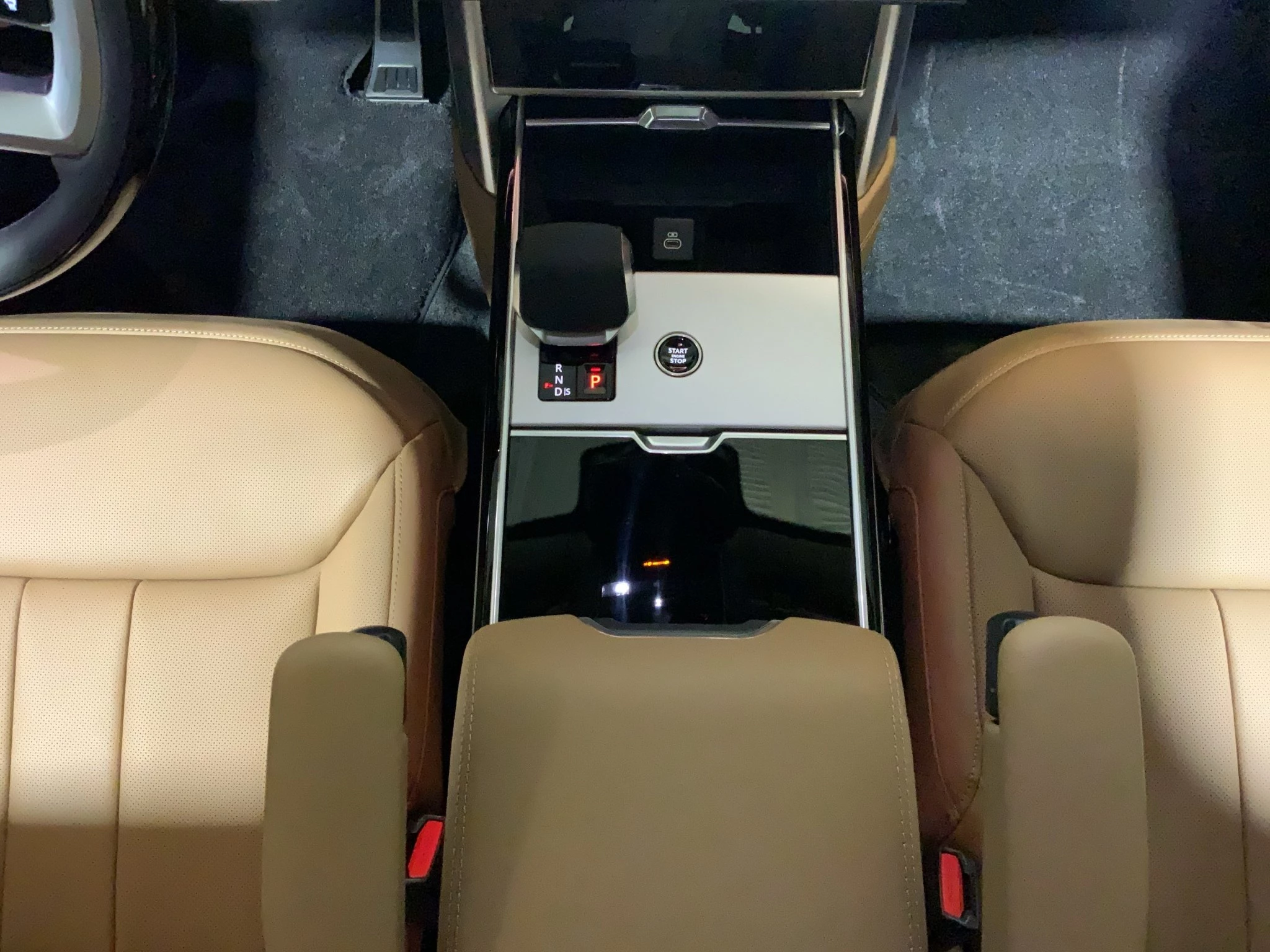 Land Rover-Range Rover-image-13