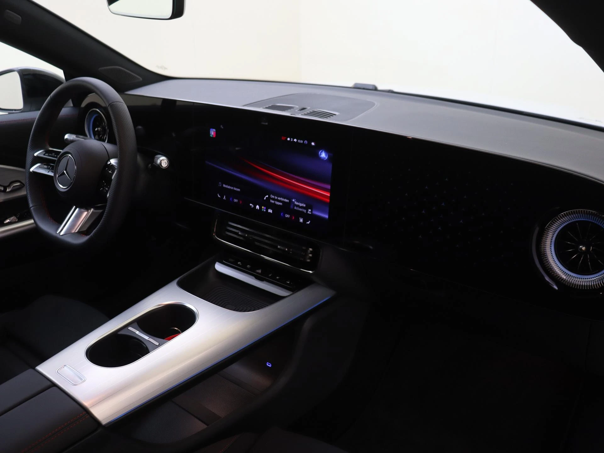 Mercedes-Benz-CLA-image-13