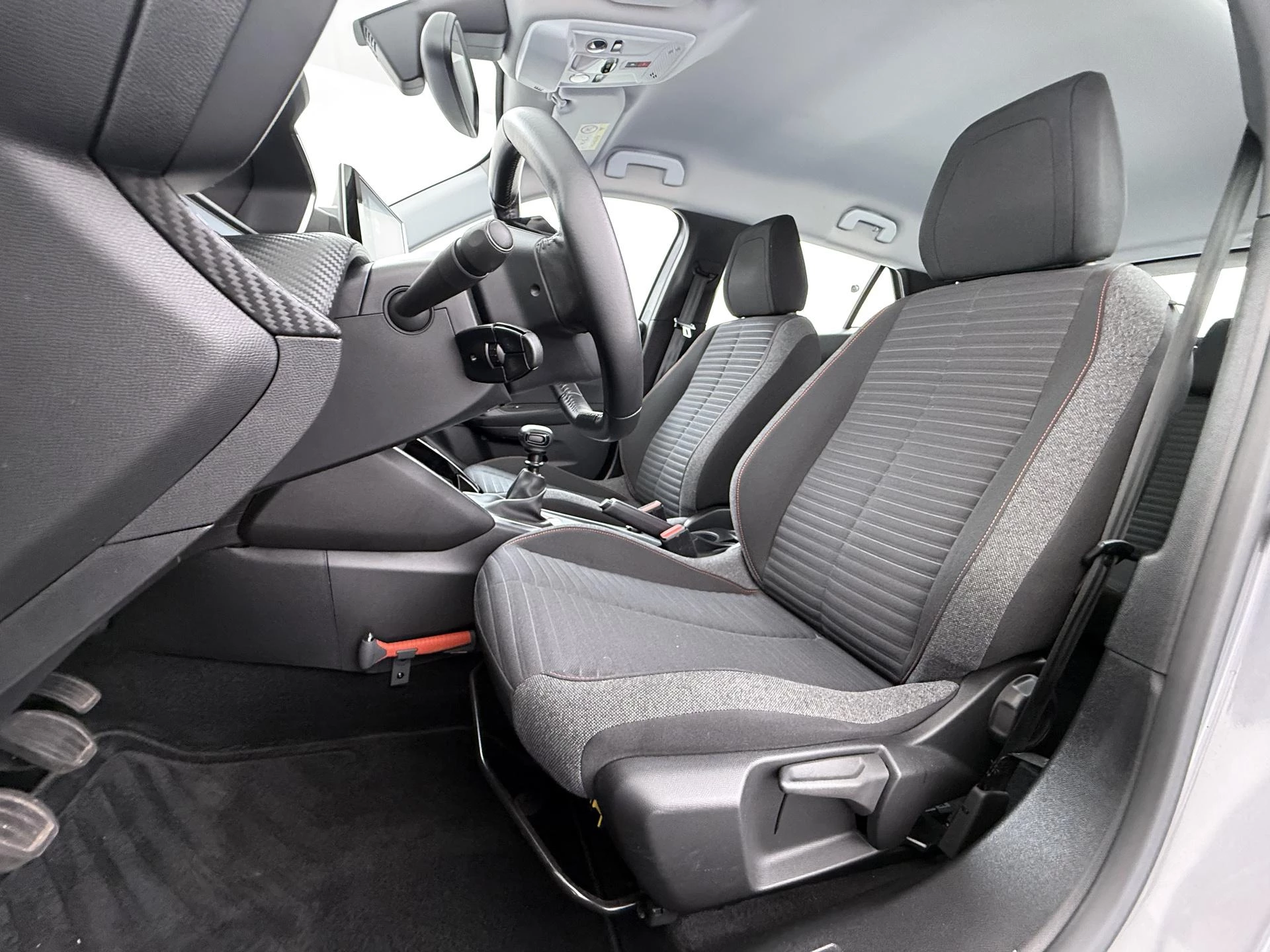 Peugeot-2008-image-25