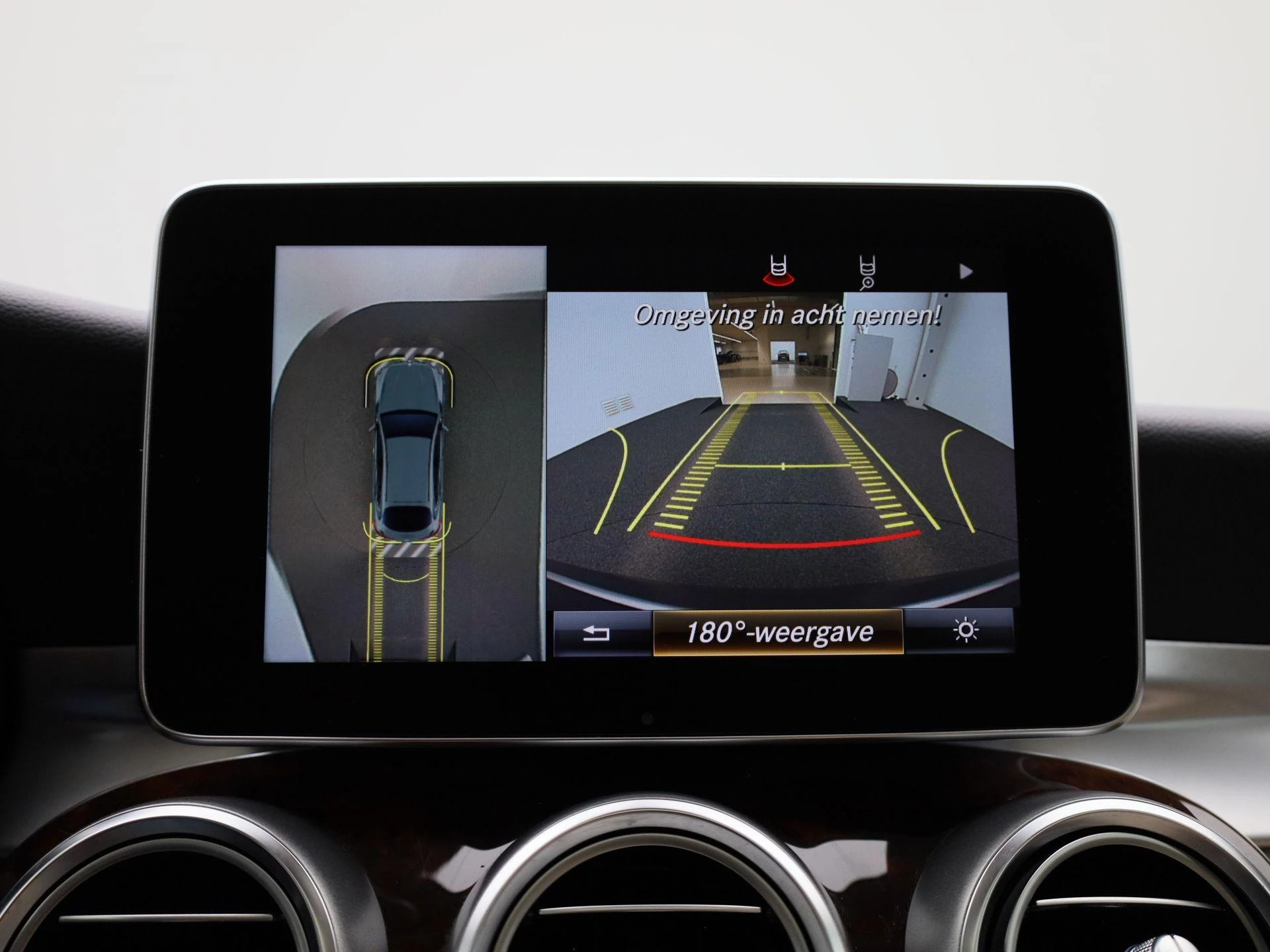 Mercedes-Benz-GLC-image-33