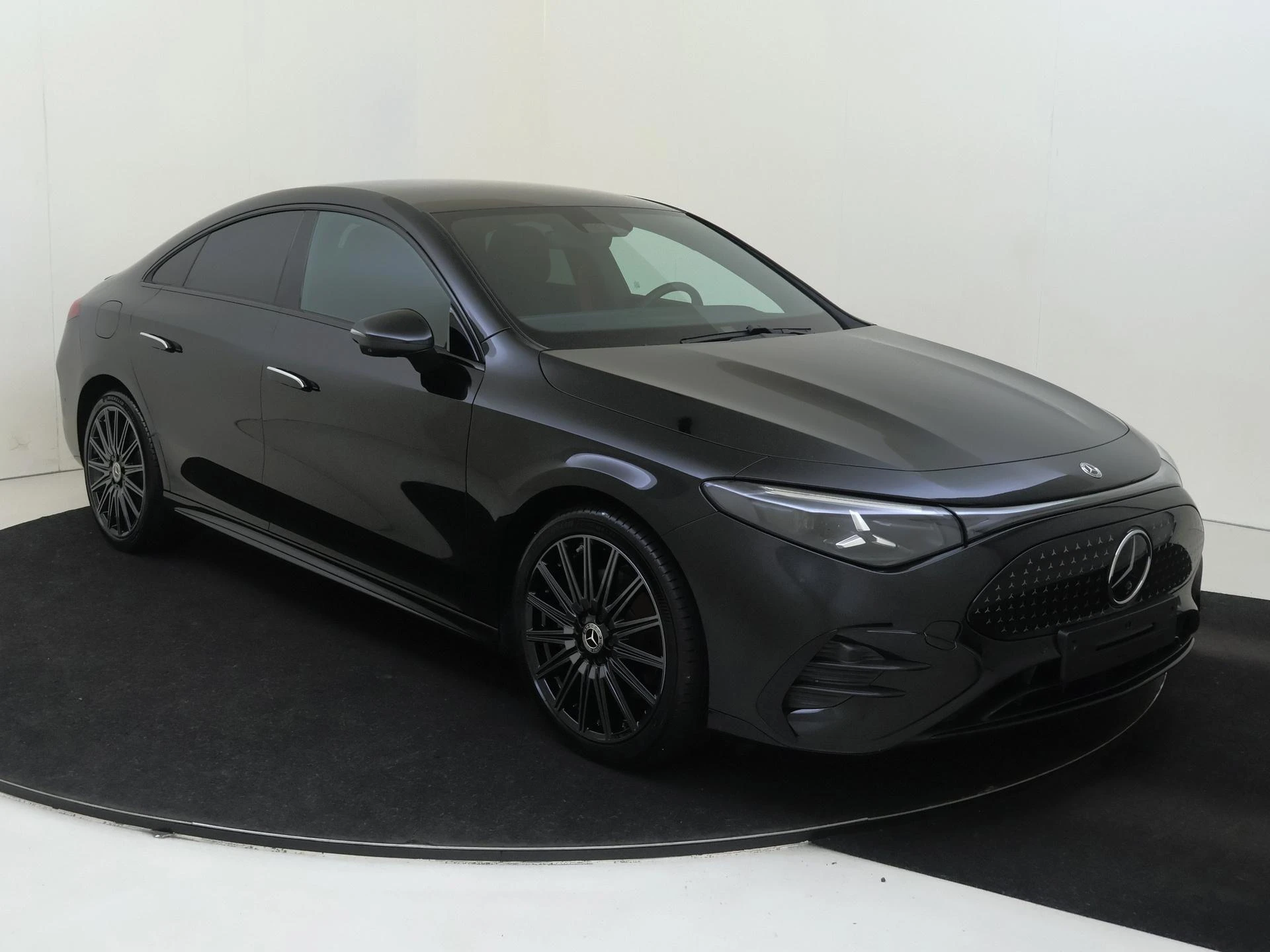 Mercedes-Benz-CLA-image-1