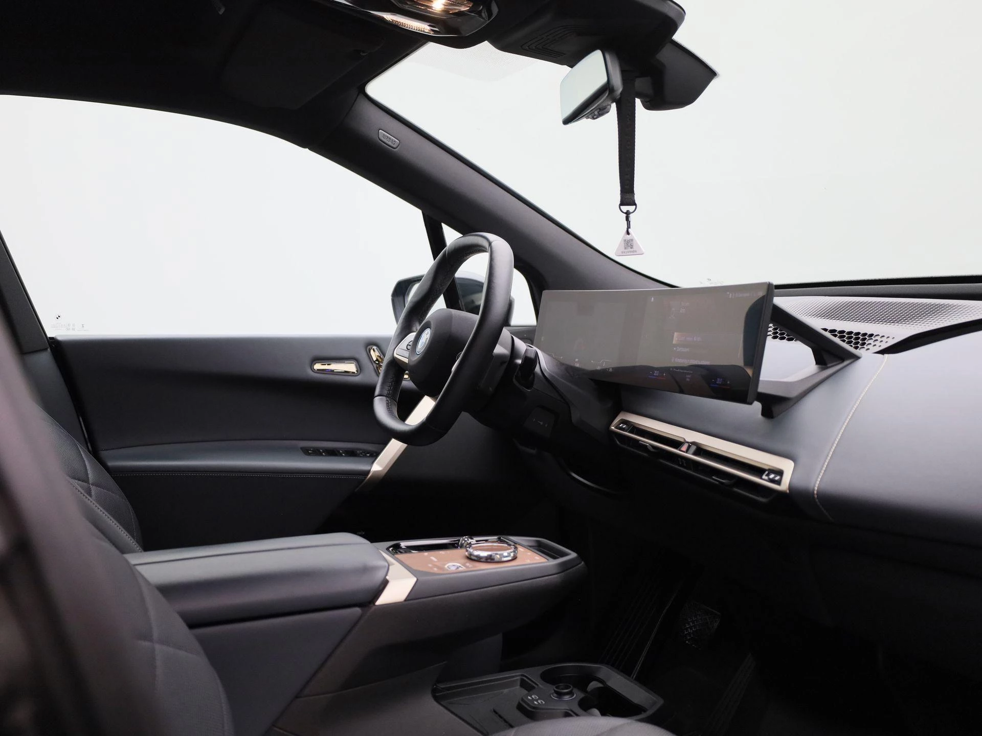BMW-iX-image-42