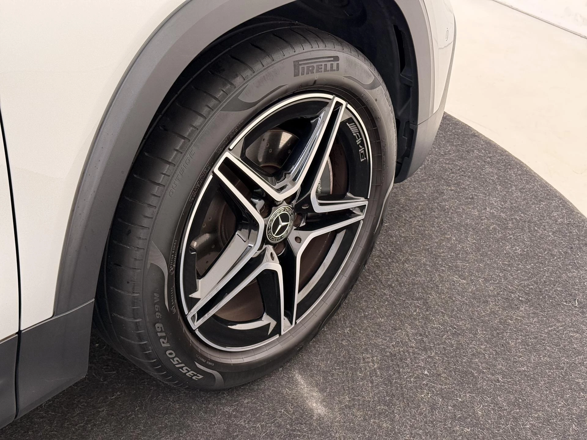 Mercedes-Benz GLB 180 Business Solution AMG