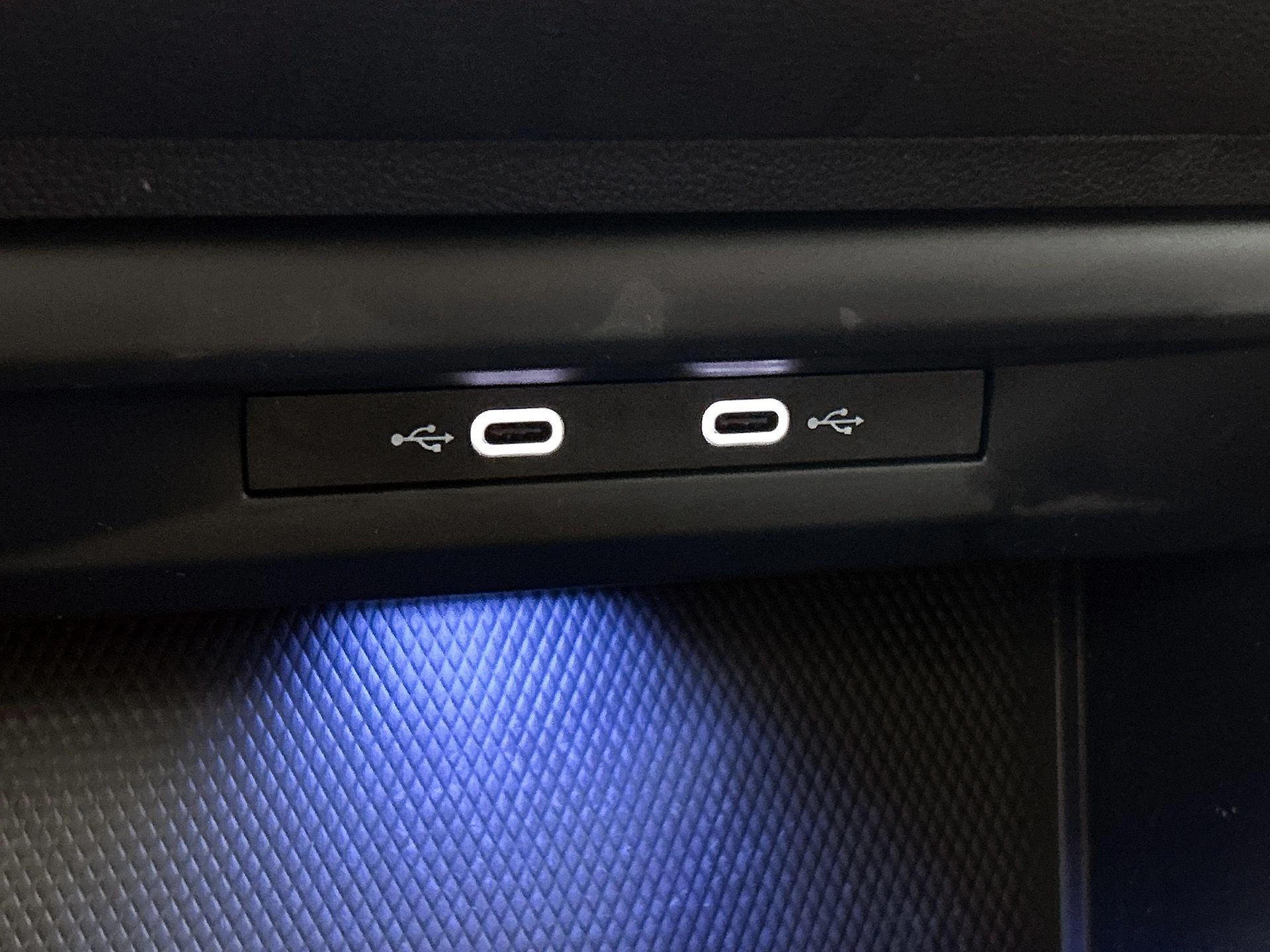 Volkswagen-Golf-image-39