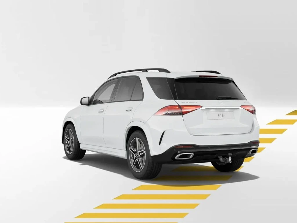 Mercedes-Benz-GLE 300 d-image-4