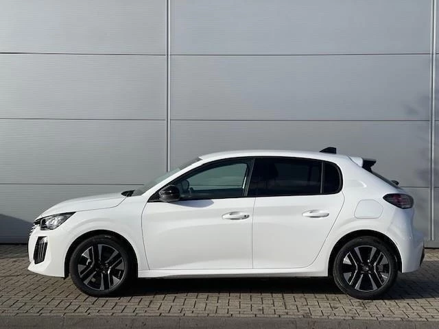 Peugeot 208 Allure Hybrid 110 e-DCS8