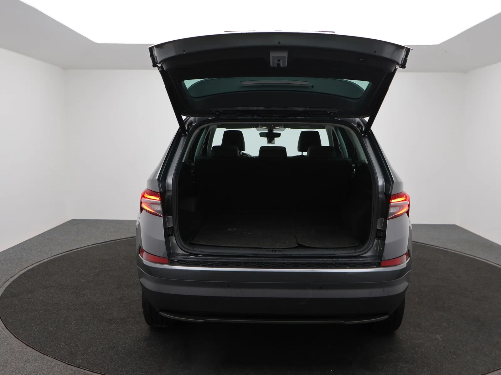 Škoda Kodiaq Kodiaq Clever 1.5TSI 150PK *AUTOMAAT*¨PANODAK*TREKHAAK*LEDER*CAMERA*PDC*CRUISE*NAVI*...*