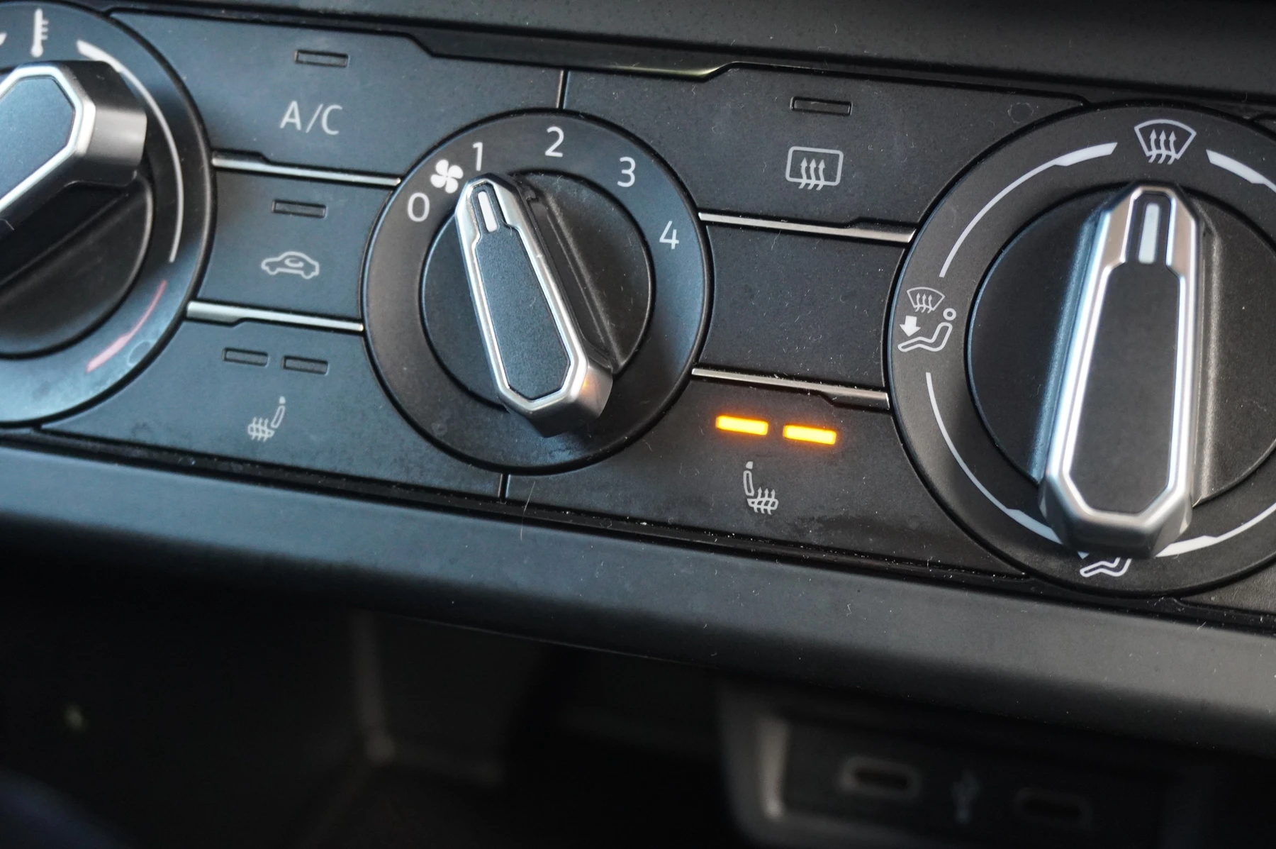 Volkswagen-Polo-image-14