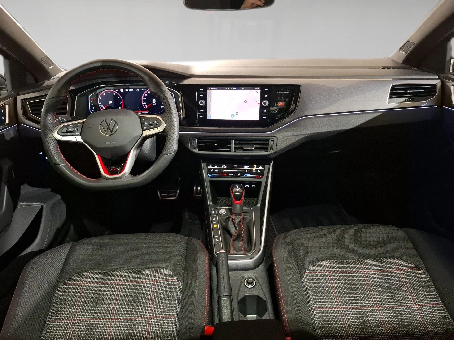 Volkswagen-Polo-image-4