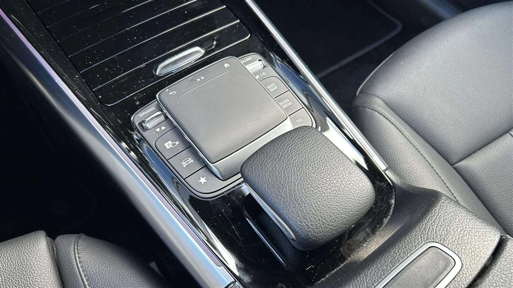 Mercedes-Benz-EQA-image-13
