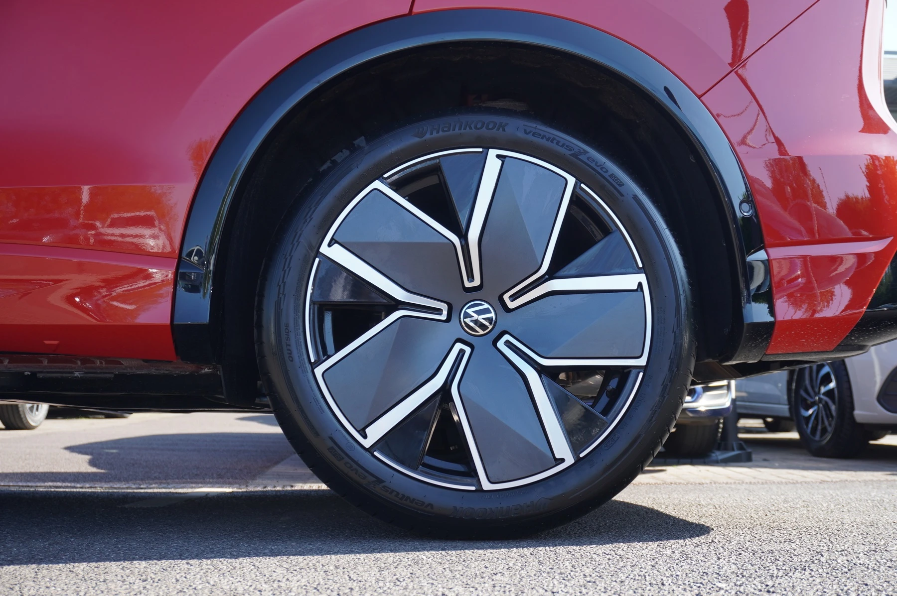 Volkswagen-Tiguan-image-34
