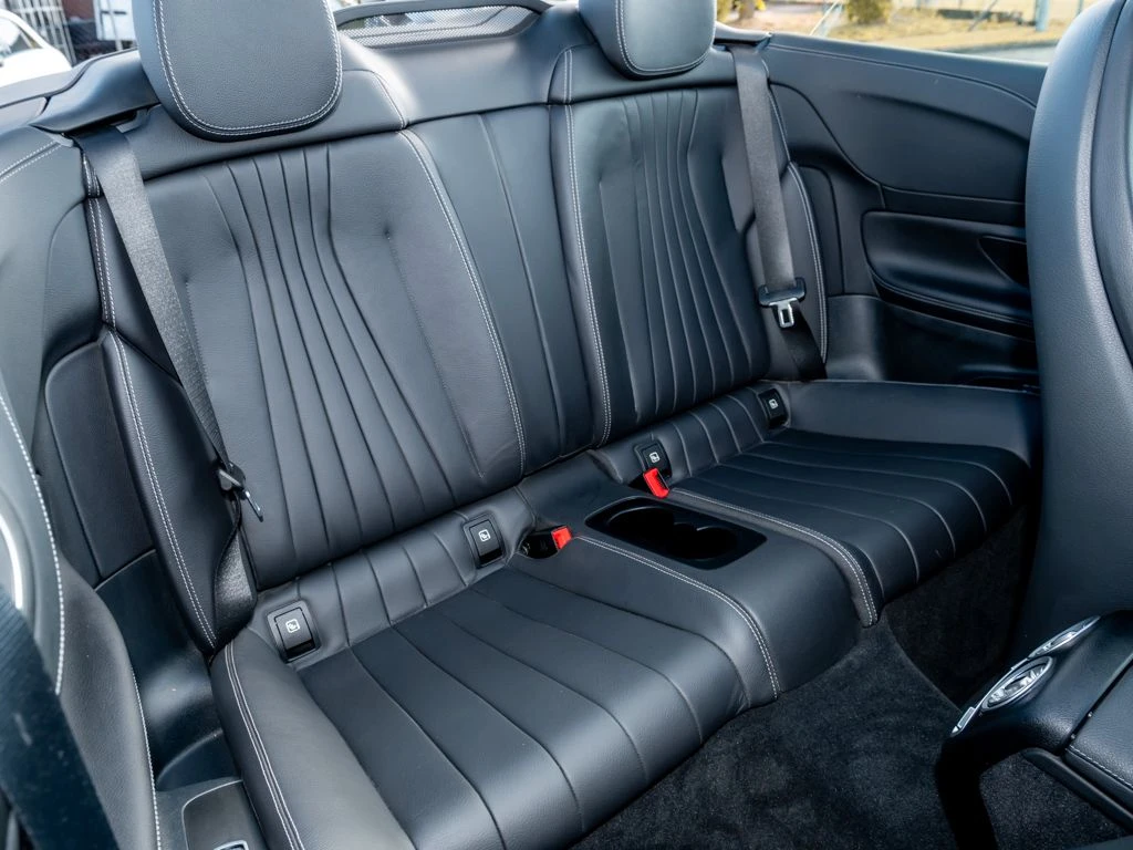 Mercedes-Benz-E-Klasse 200-image-12