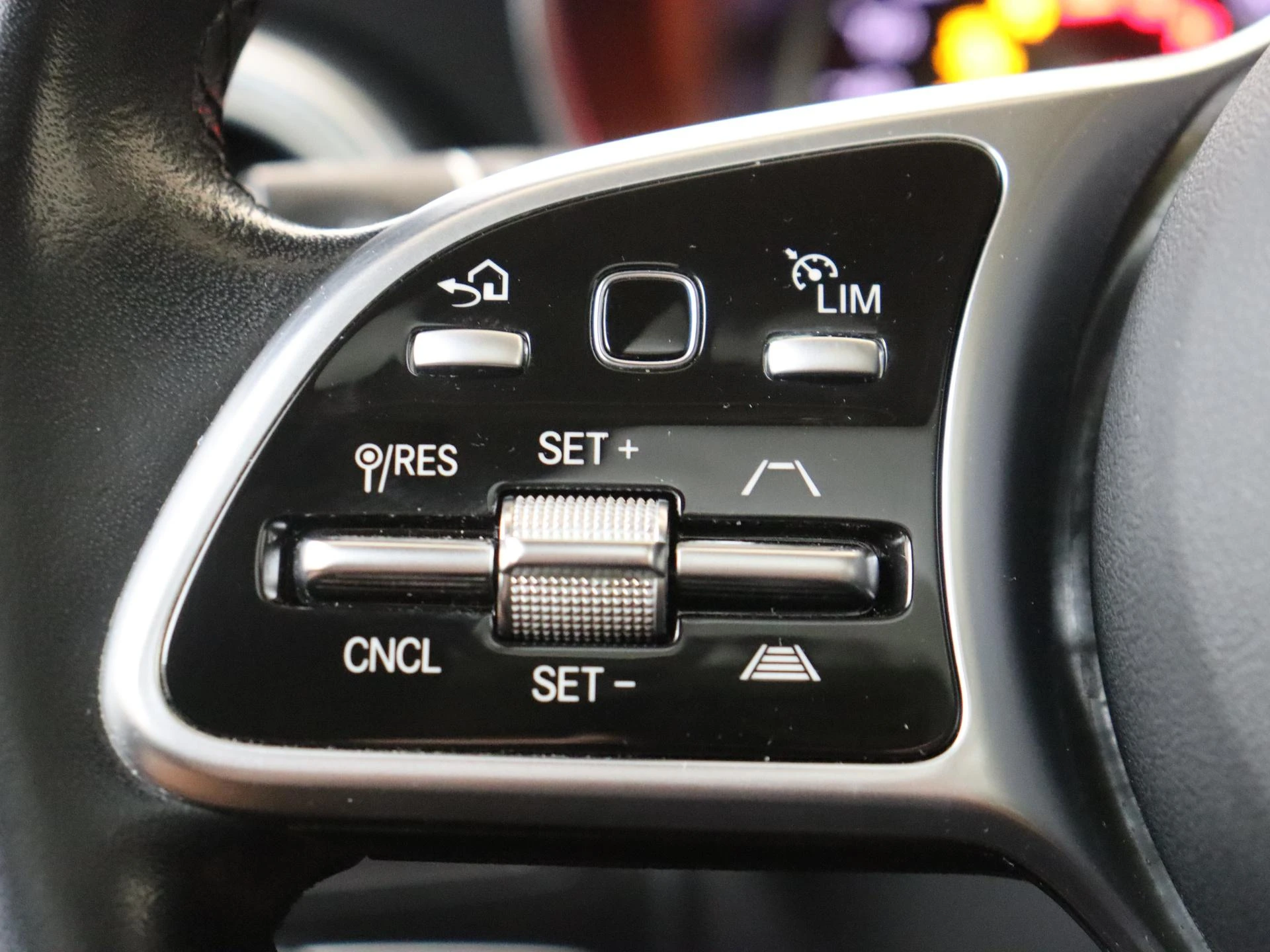Mercedes-Benz-GLC-image-11