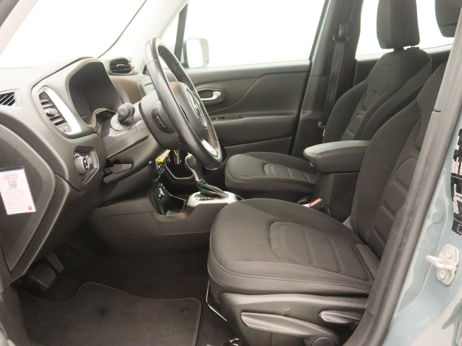 Jeep-Renegade-image-11