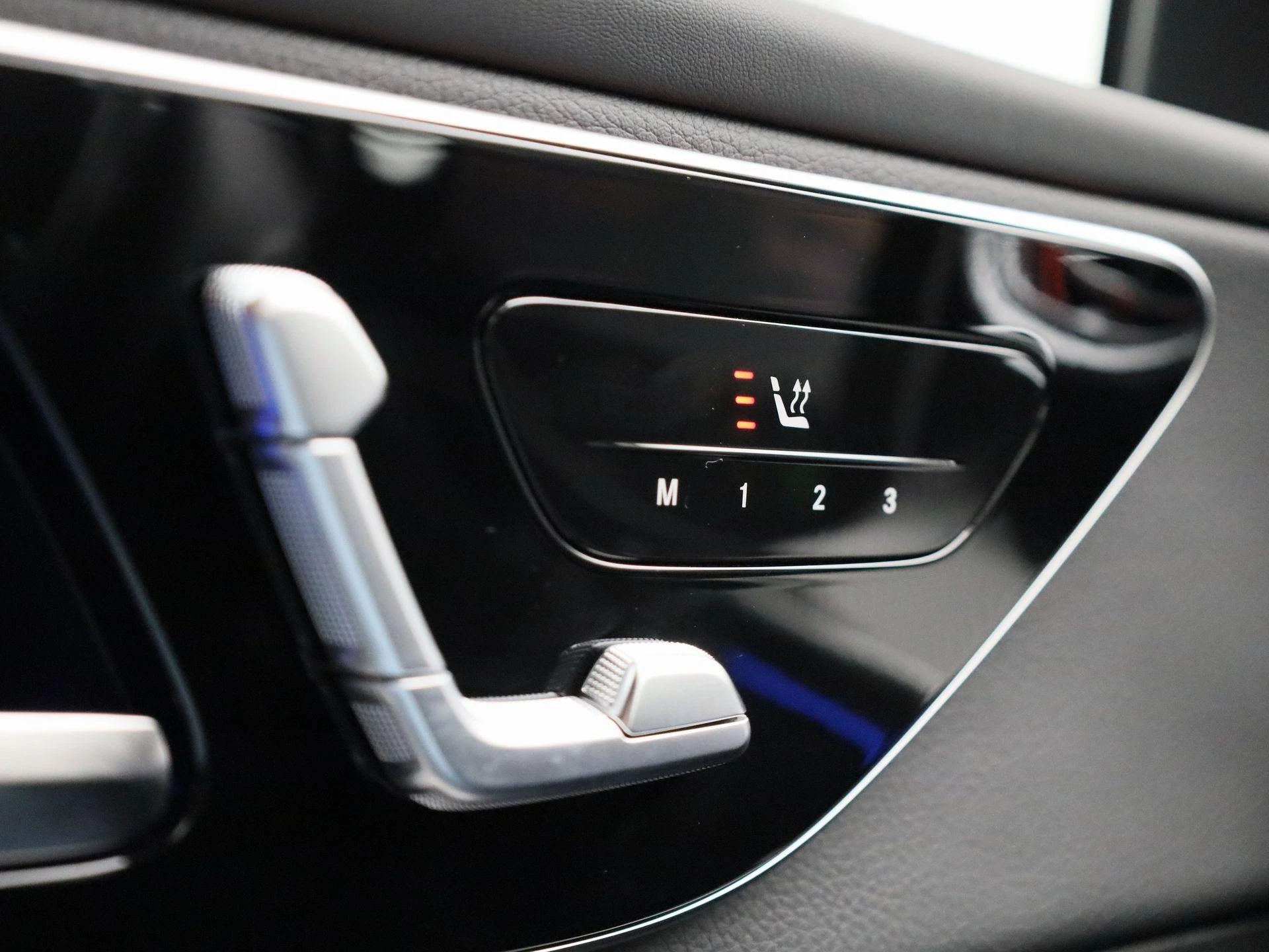 Mercedes-Benz-GLC-image-33