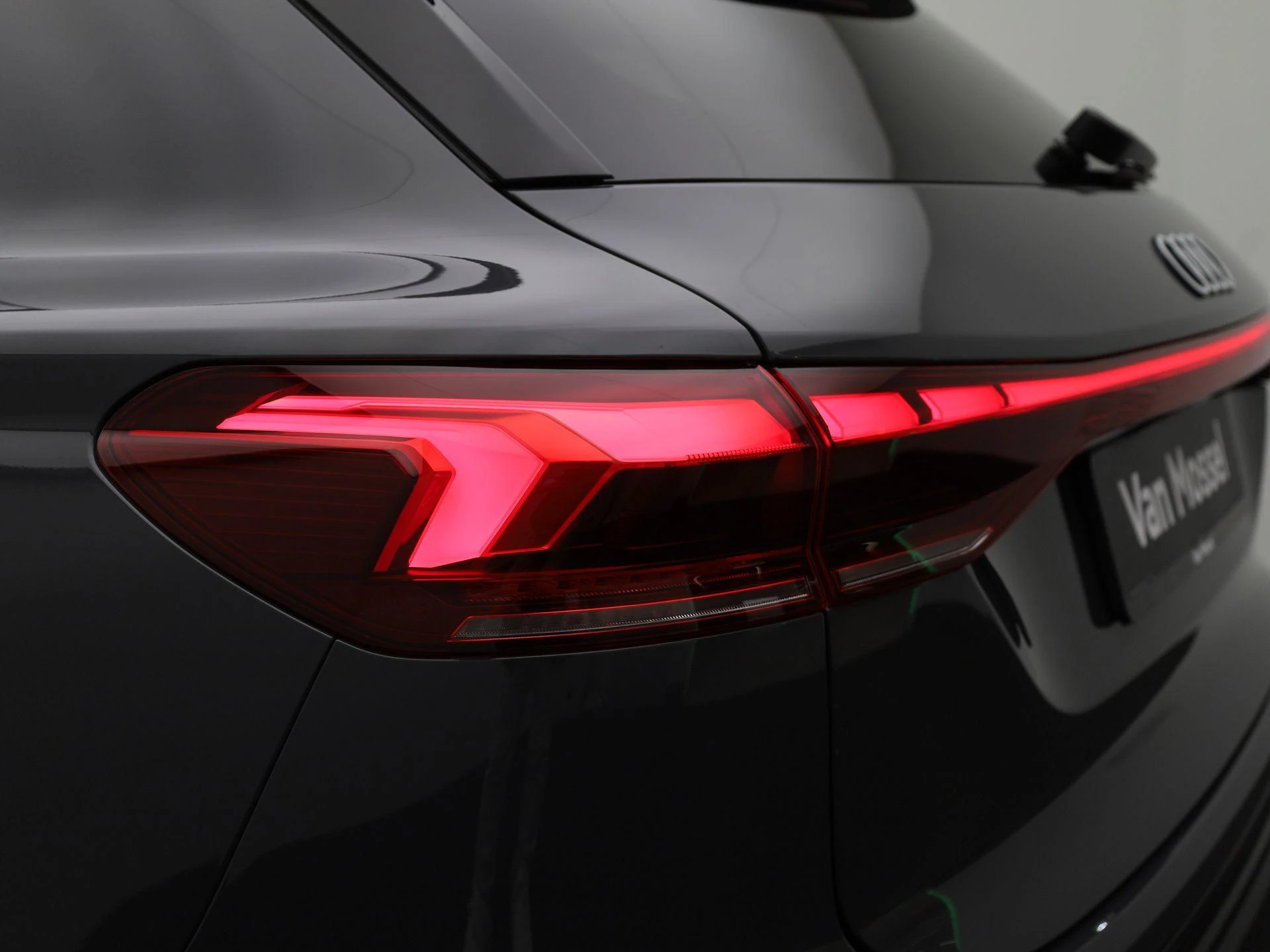 Audi-Q6 e-tron-image-18