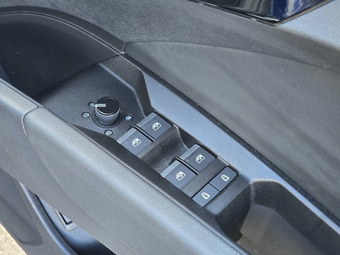 Audi-Q4 e-tron-image-39