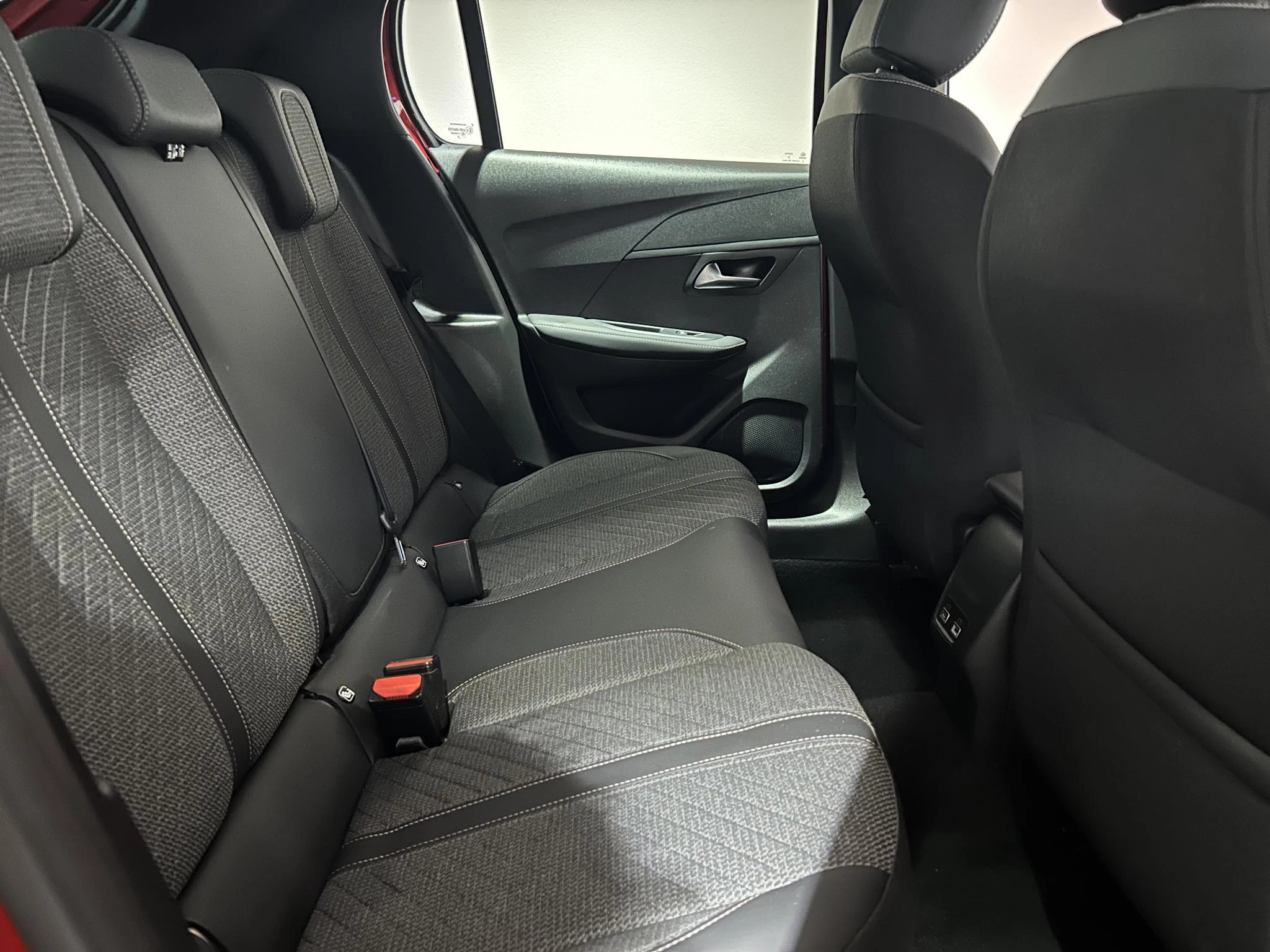 Peugeot 208 1.2 Hybrid 110 e-DCS6 Allure
