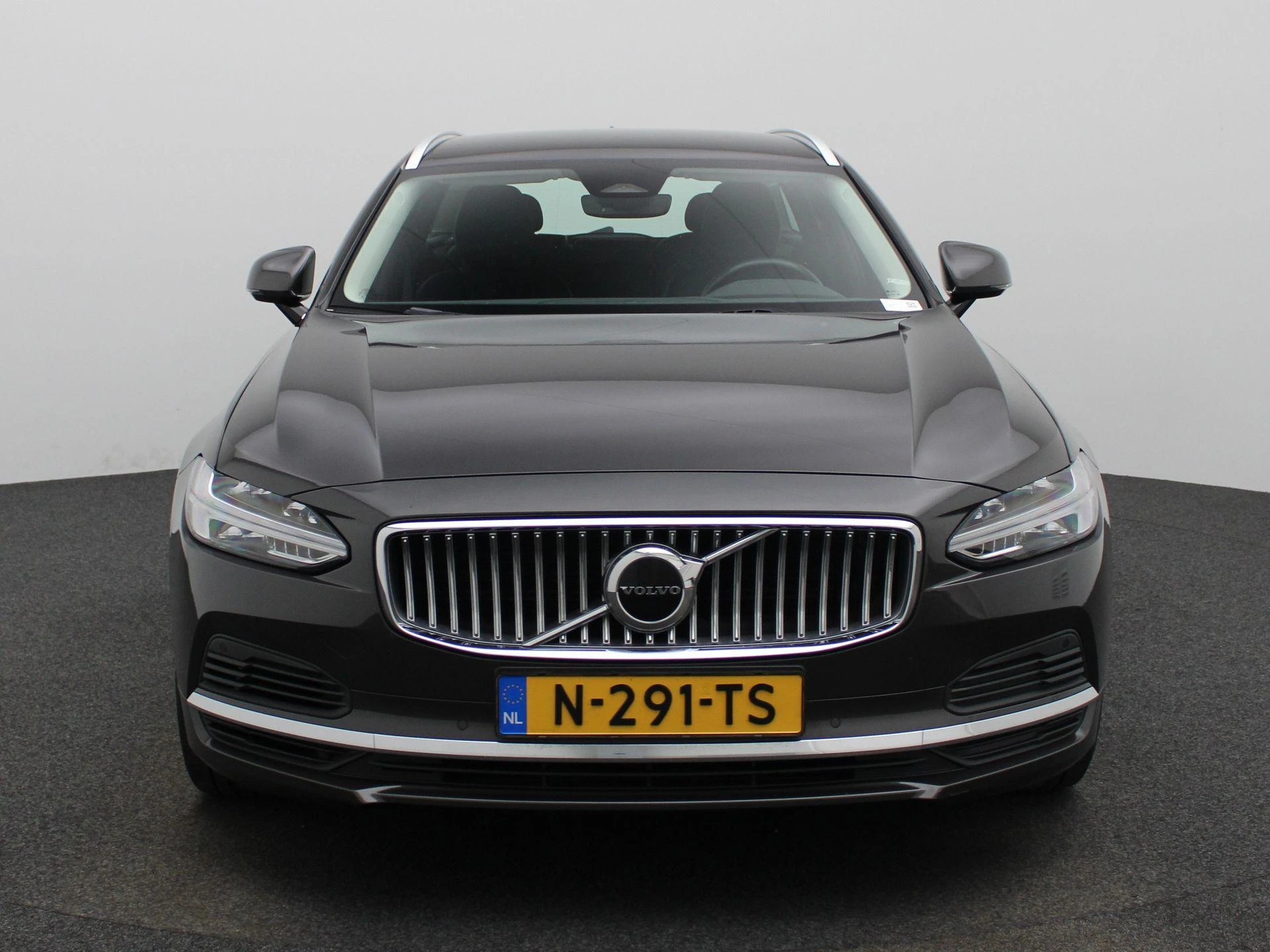 Volvo-V90-image-2