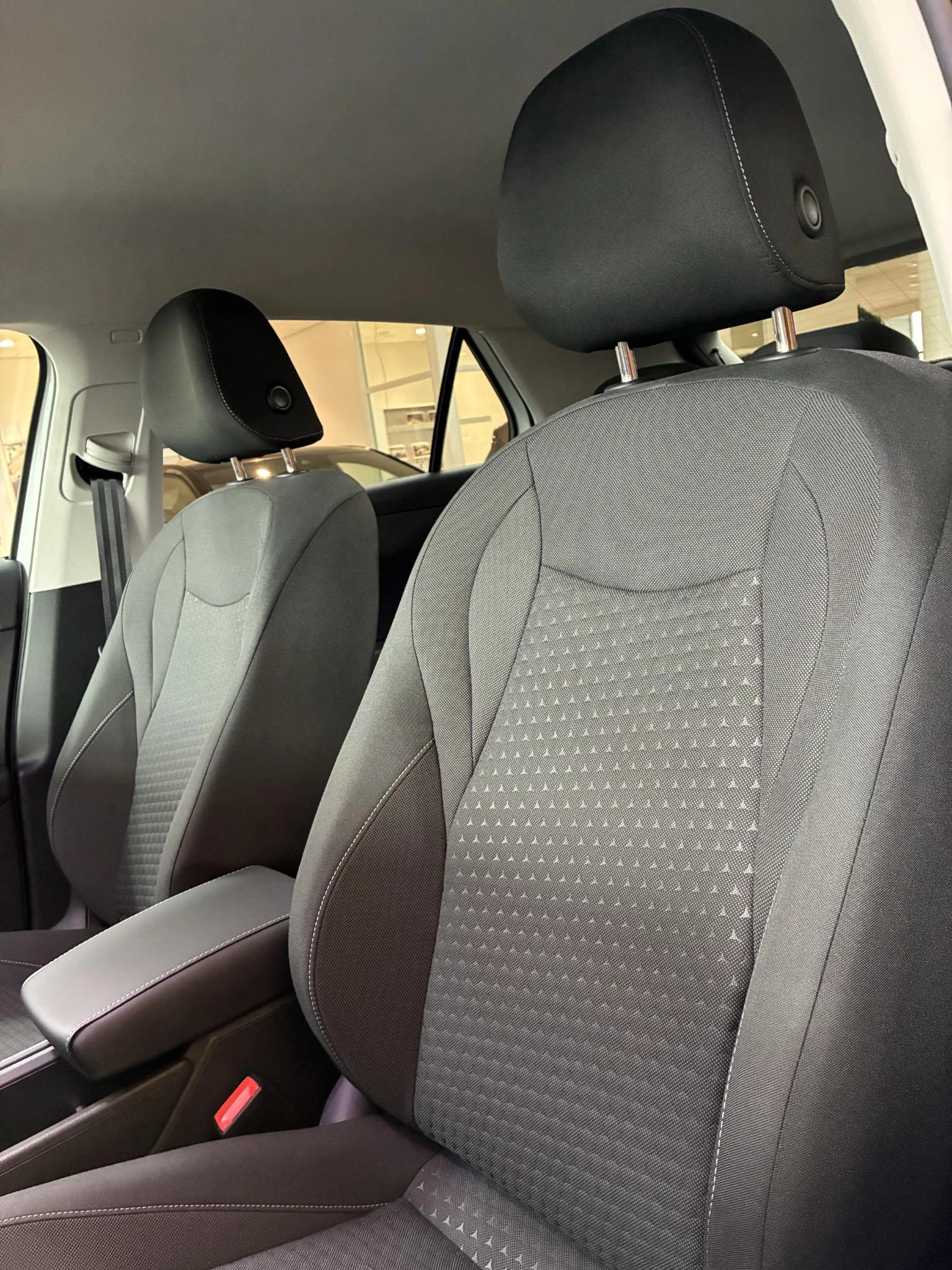 Volkswagen-T-Roc-image-5