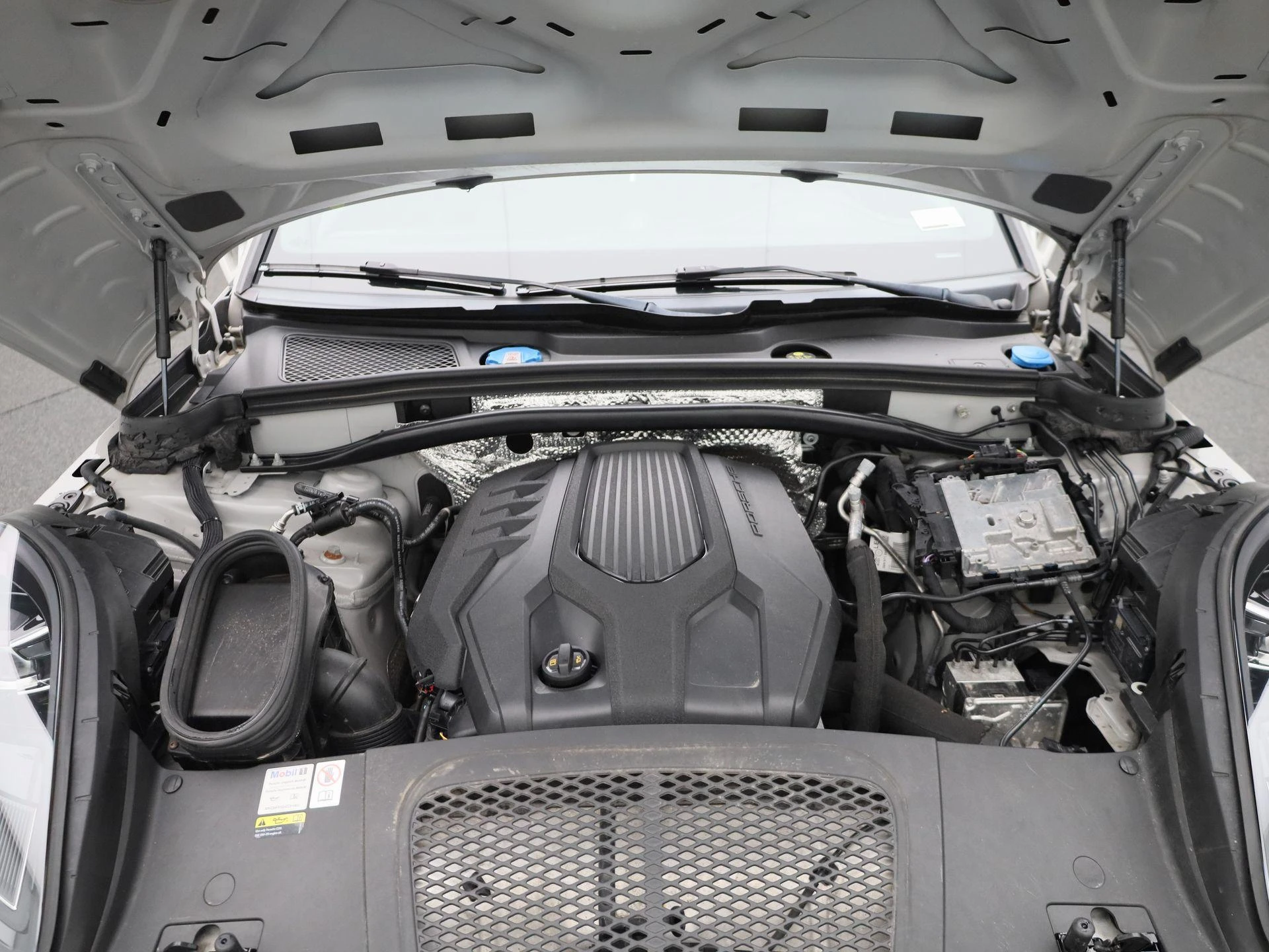 Porsche-Macan-image-56