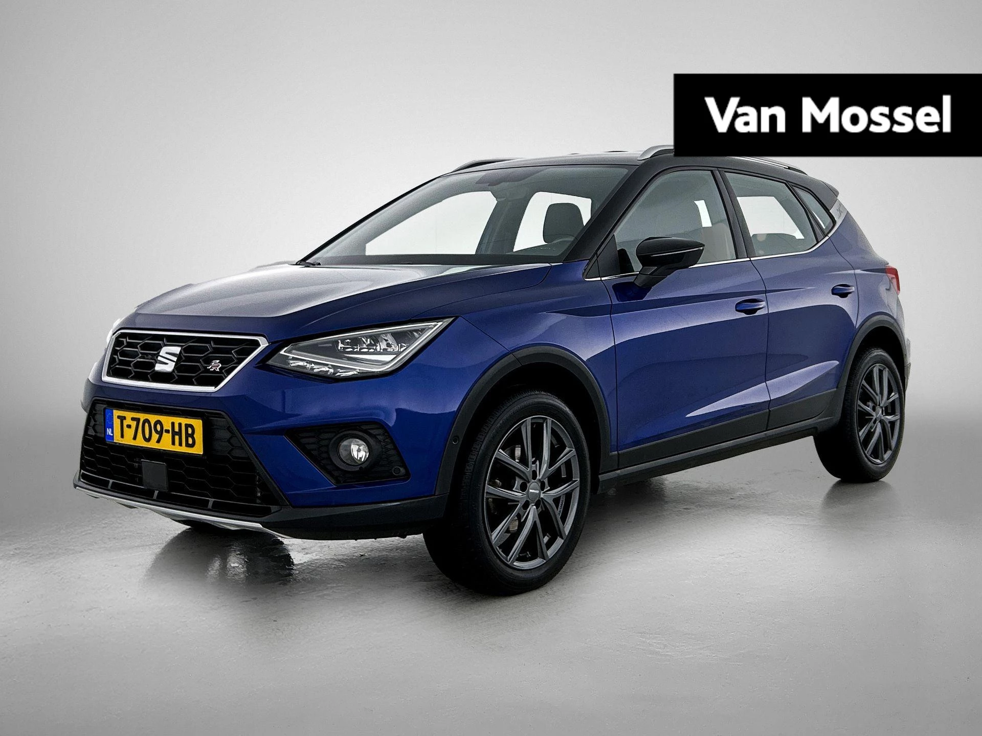 SEAT-Arona-image-0