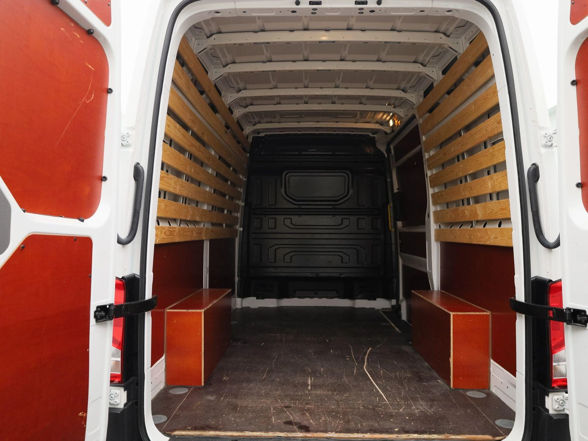 Volkswagen-Crafter-image-14