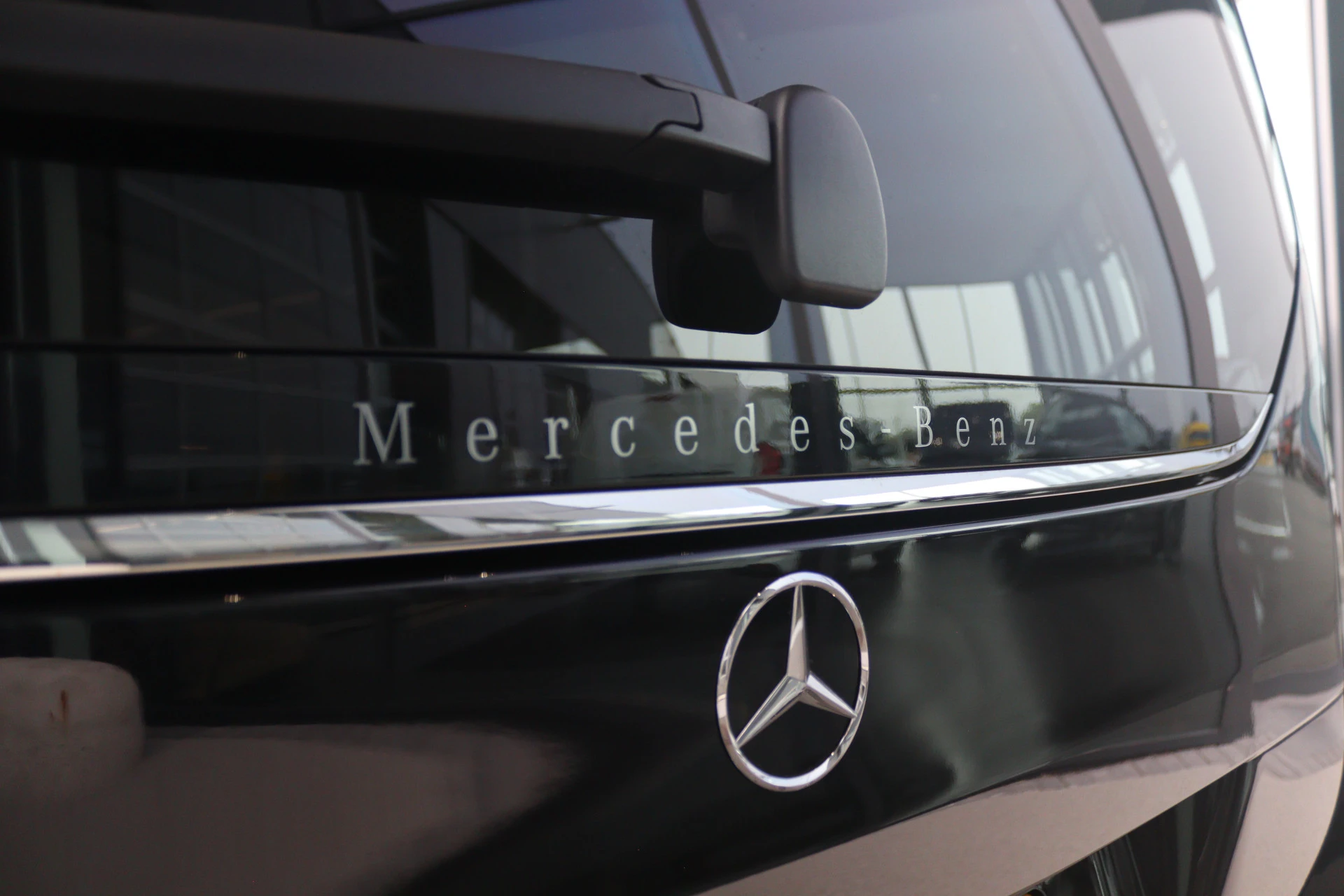 Mercedes-Benz-V-Klasse-image-20