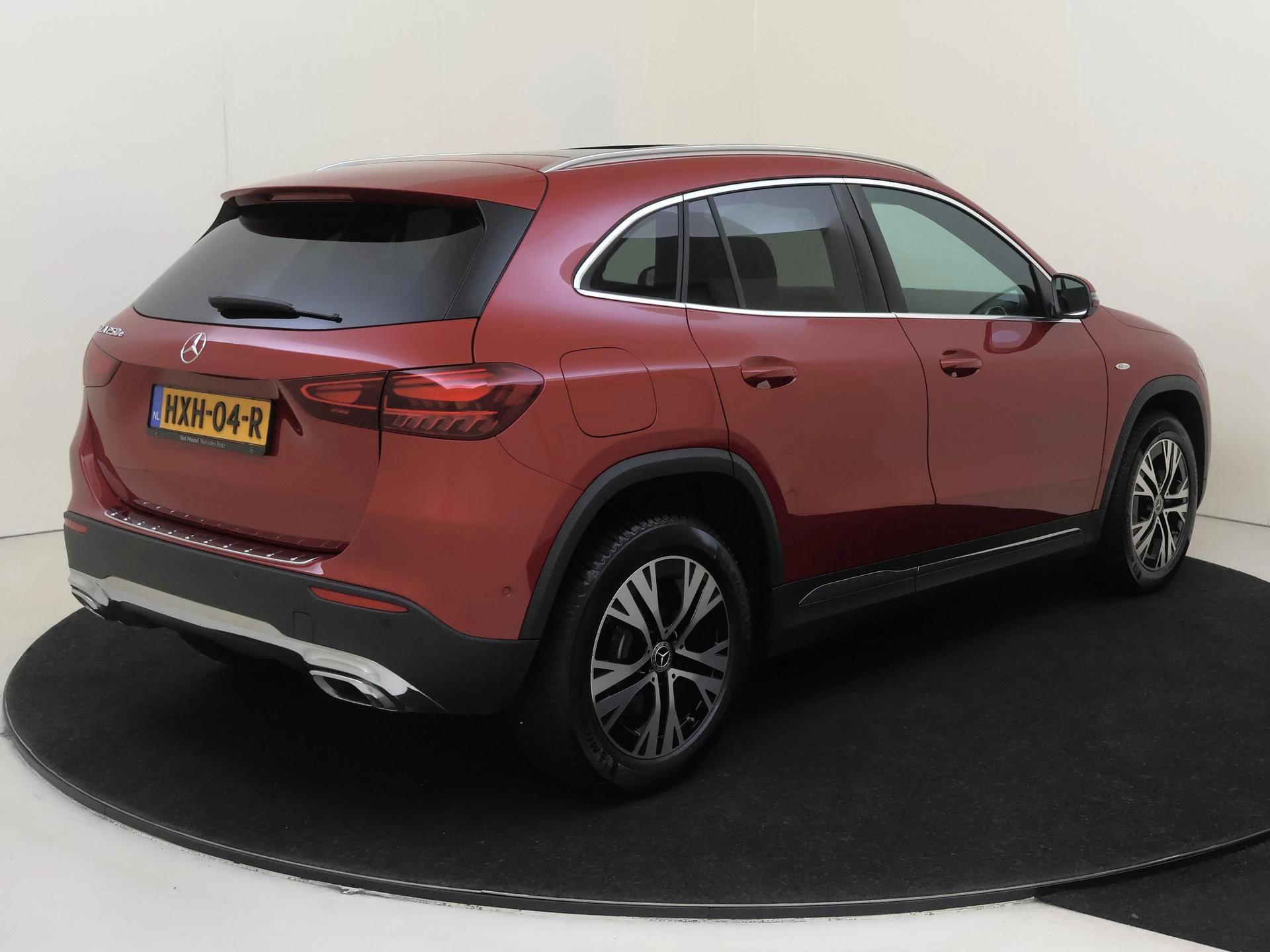 Mercedes-Benz GLA 250 e Business Solution Luxury
