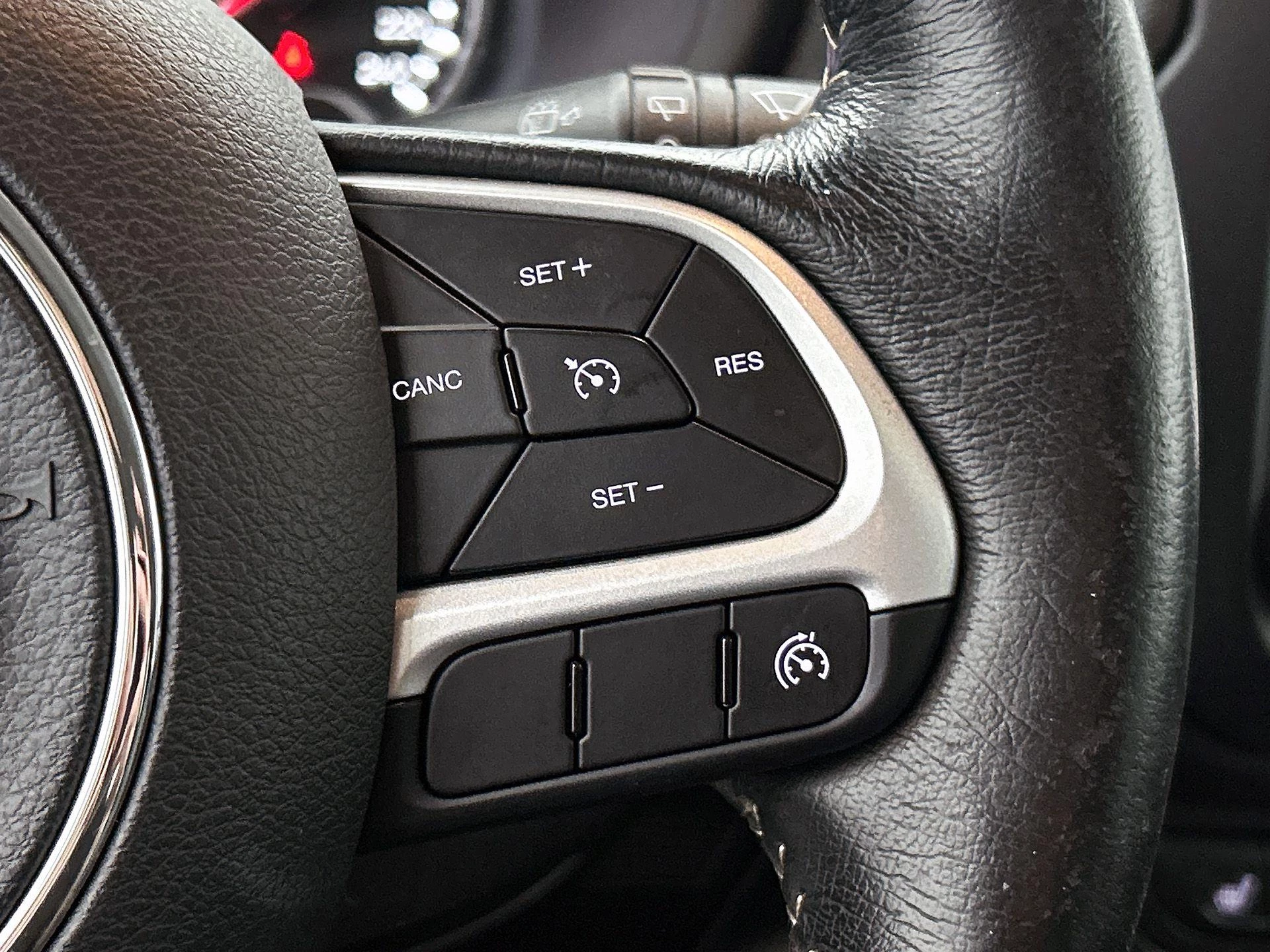 Jeep-Renegade-image-16