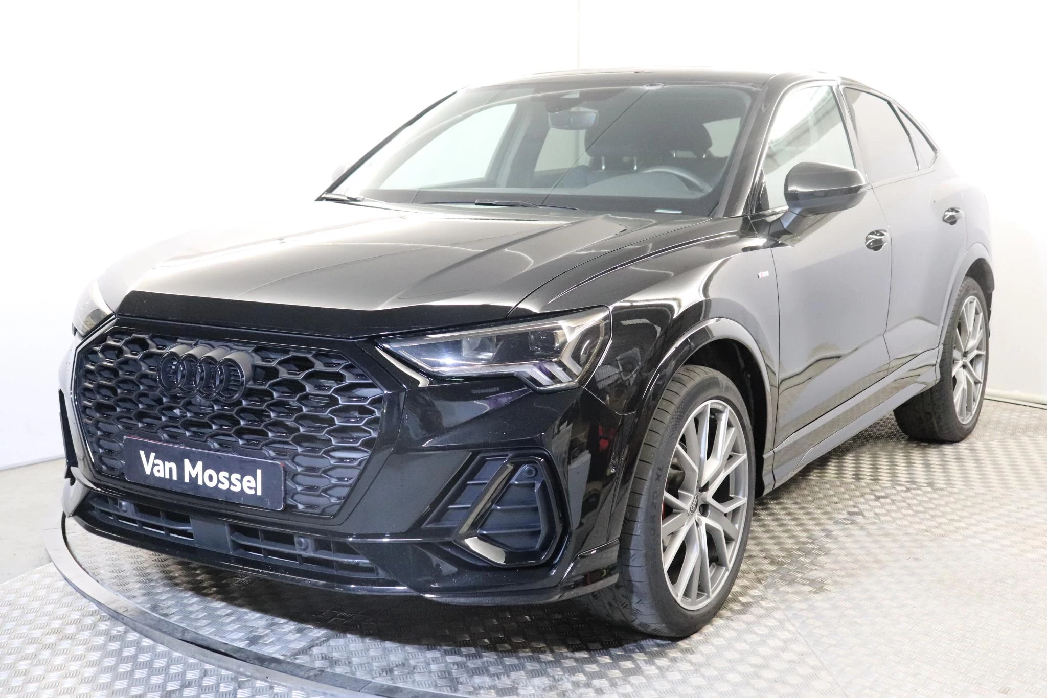 Audi-Q3-image-0
