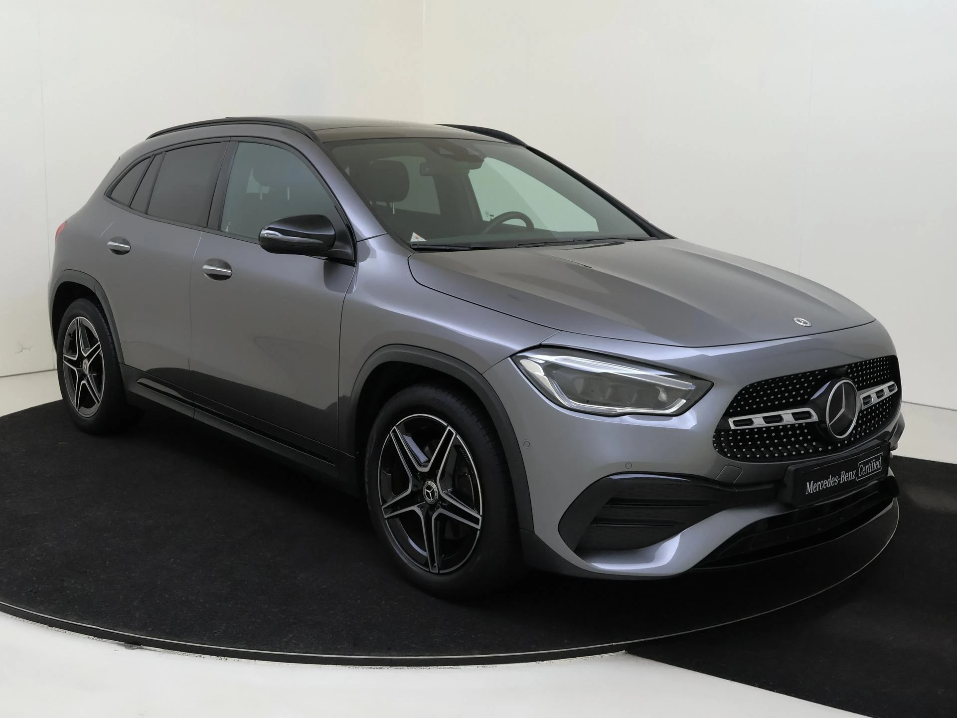 Mercedes-Benz-GLA-image-4
