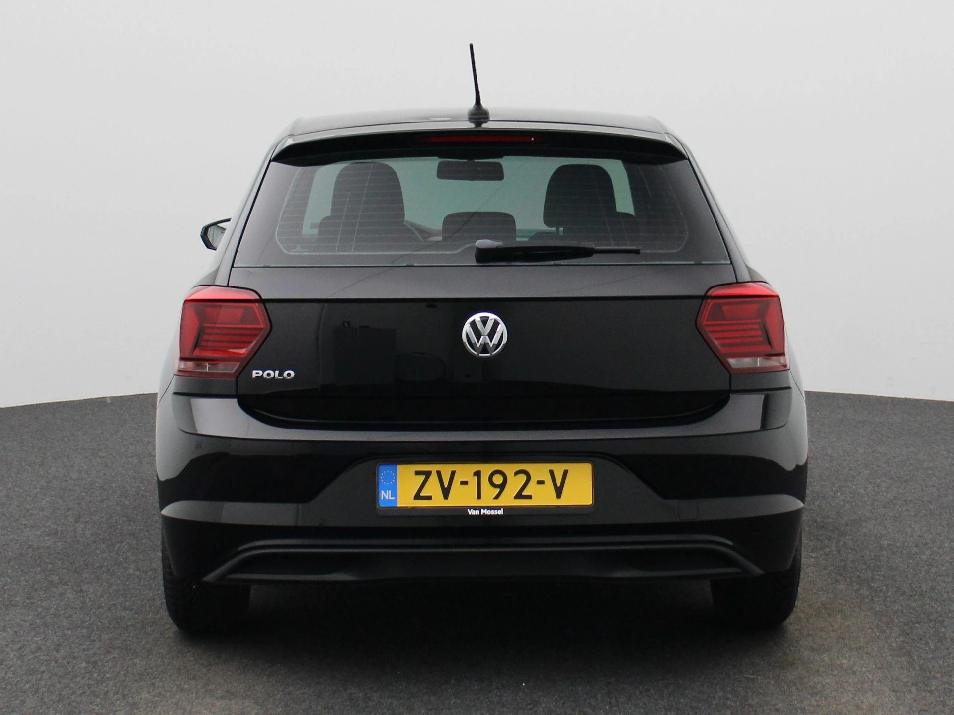 Volkswagen-Polo-image-5