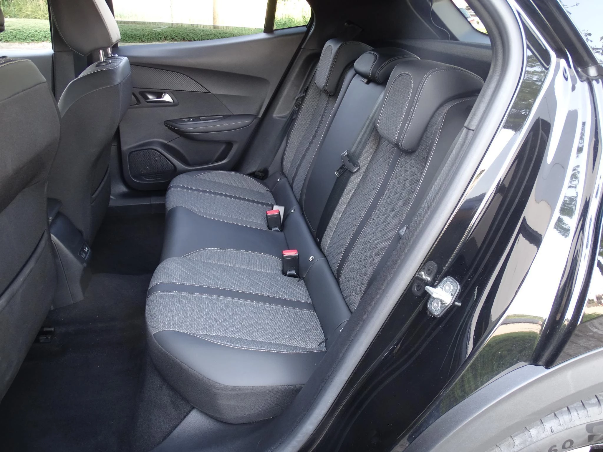 Peugeot 2008 1.2 HYBRID 136 e-DSC6 Allure VERWACHT