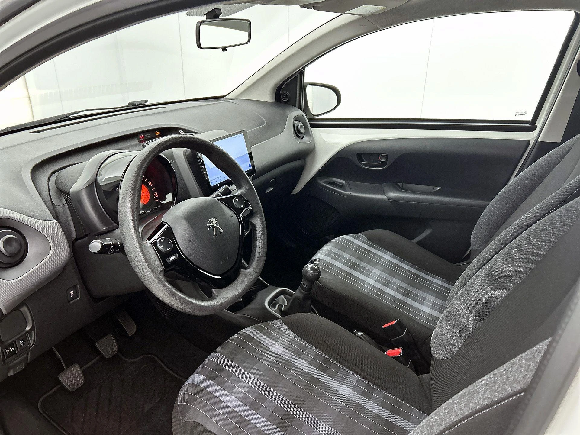 Peugeot-108-image-9